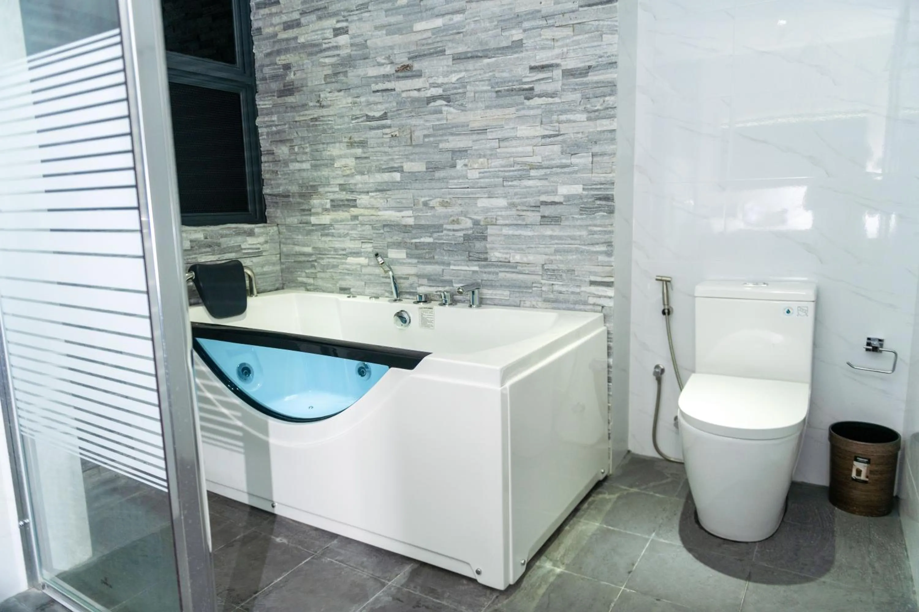 Toilet in Ari Grand Hotel & Spa