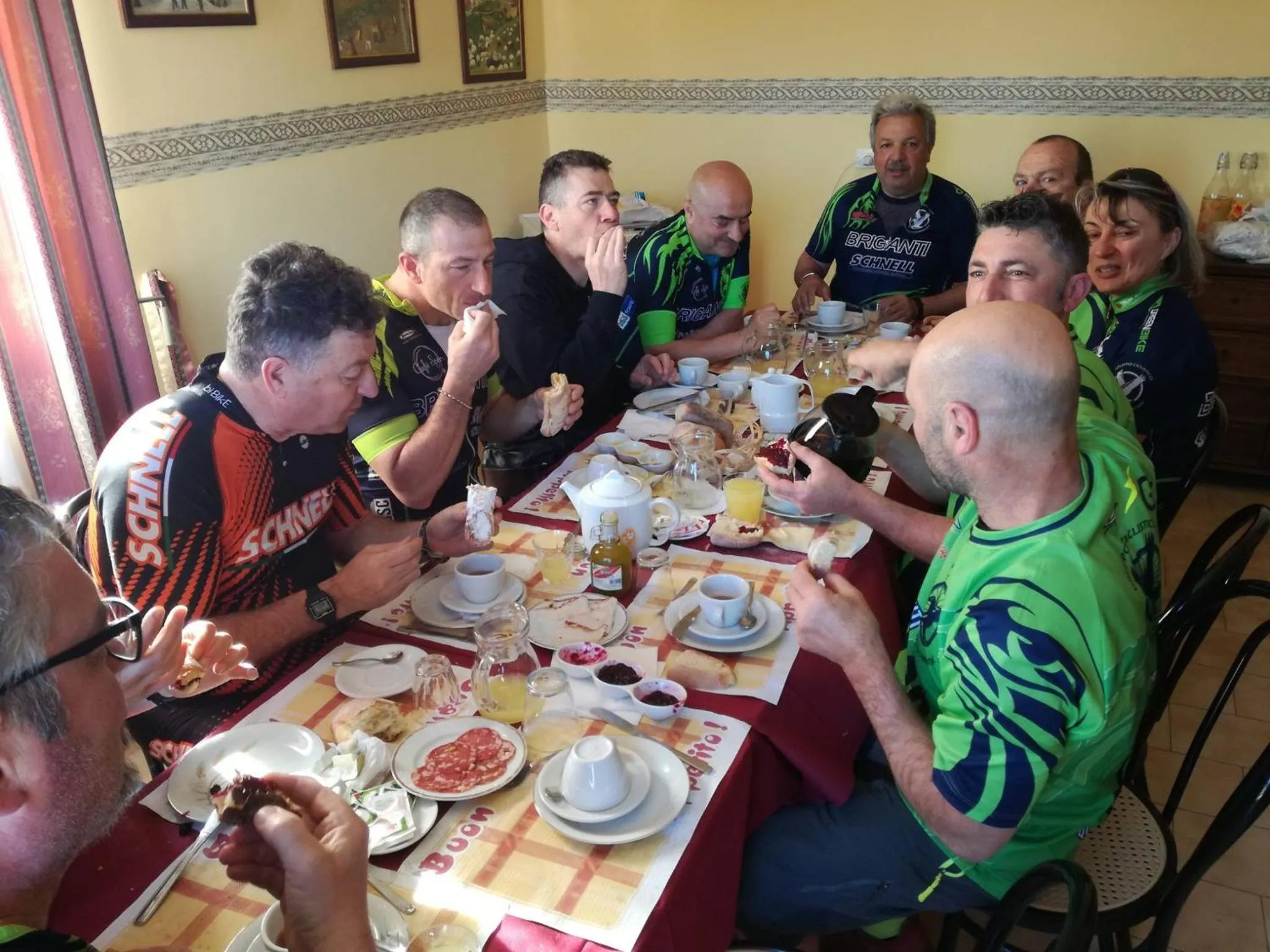 Breakfast in Ai Tre Parchi Bed And Bike