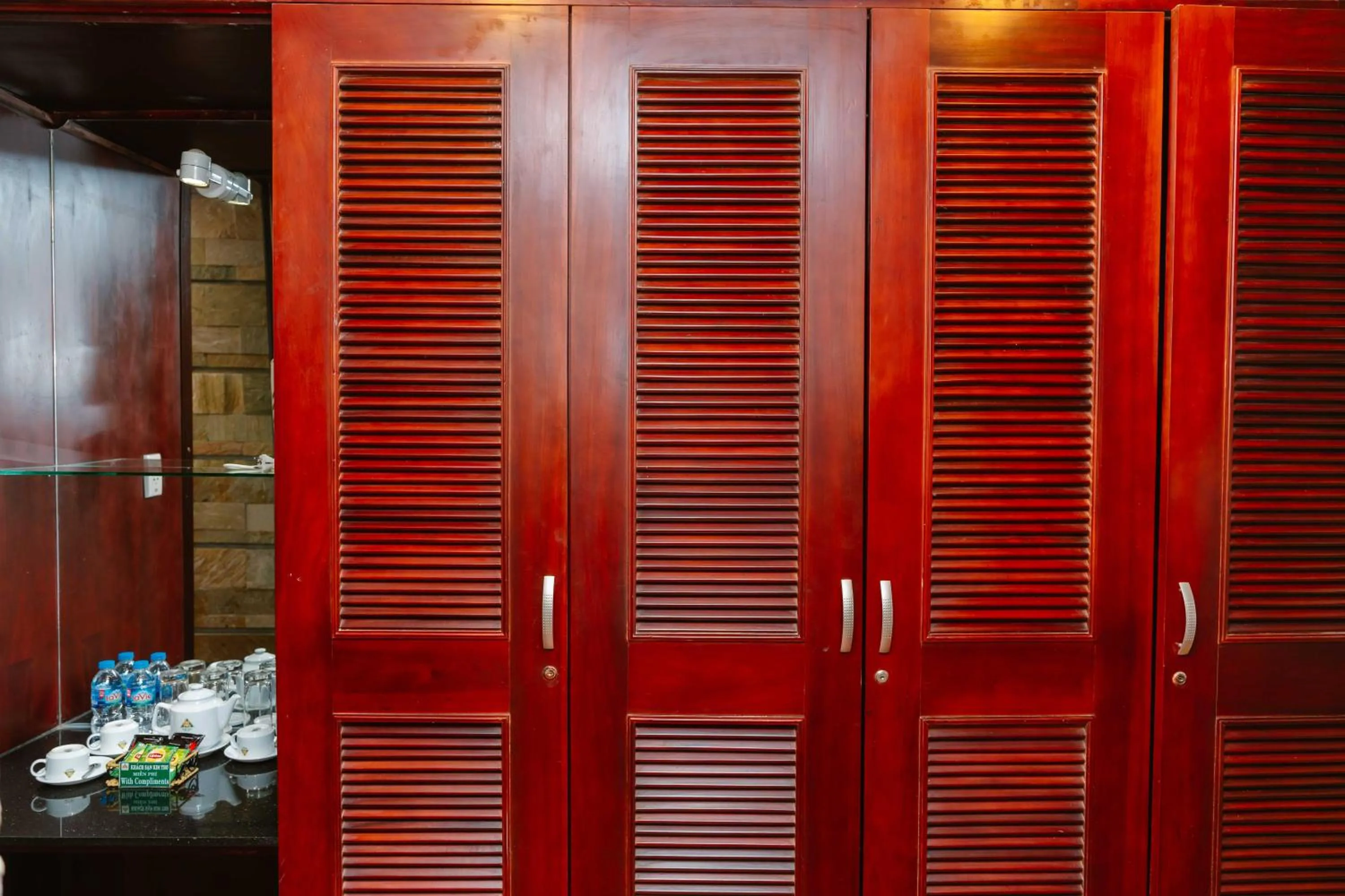 wardrobe in Kim Tho Hotel