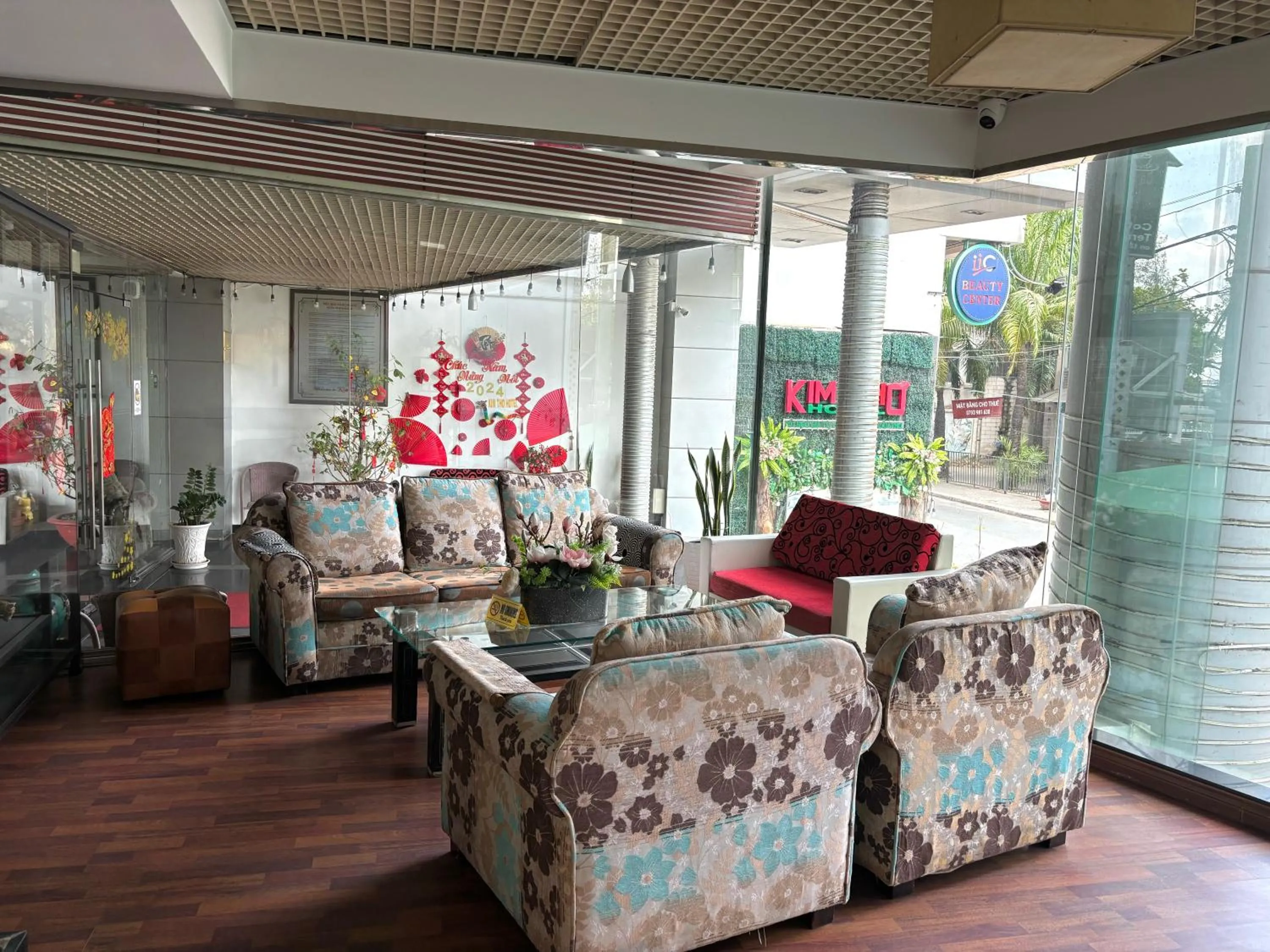 Living room in Kim Tho Hotel