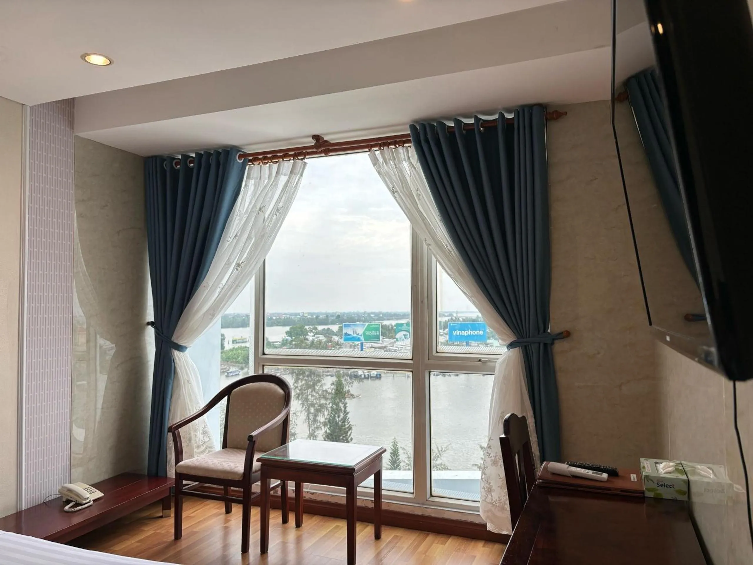 Natural landscape, Bed in Kim Tho Hotel