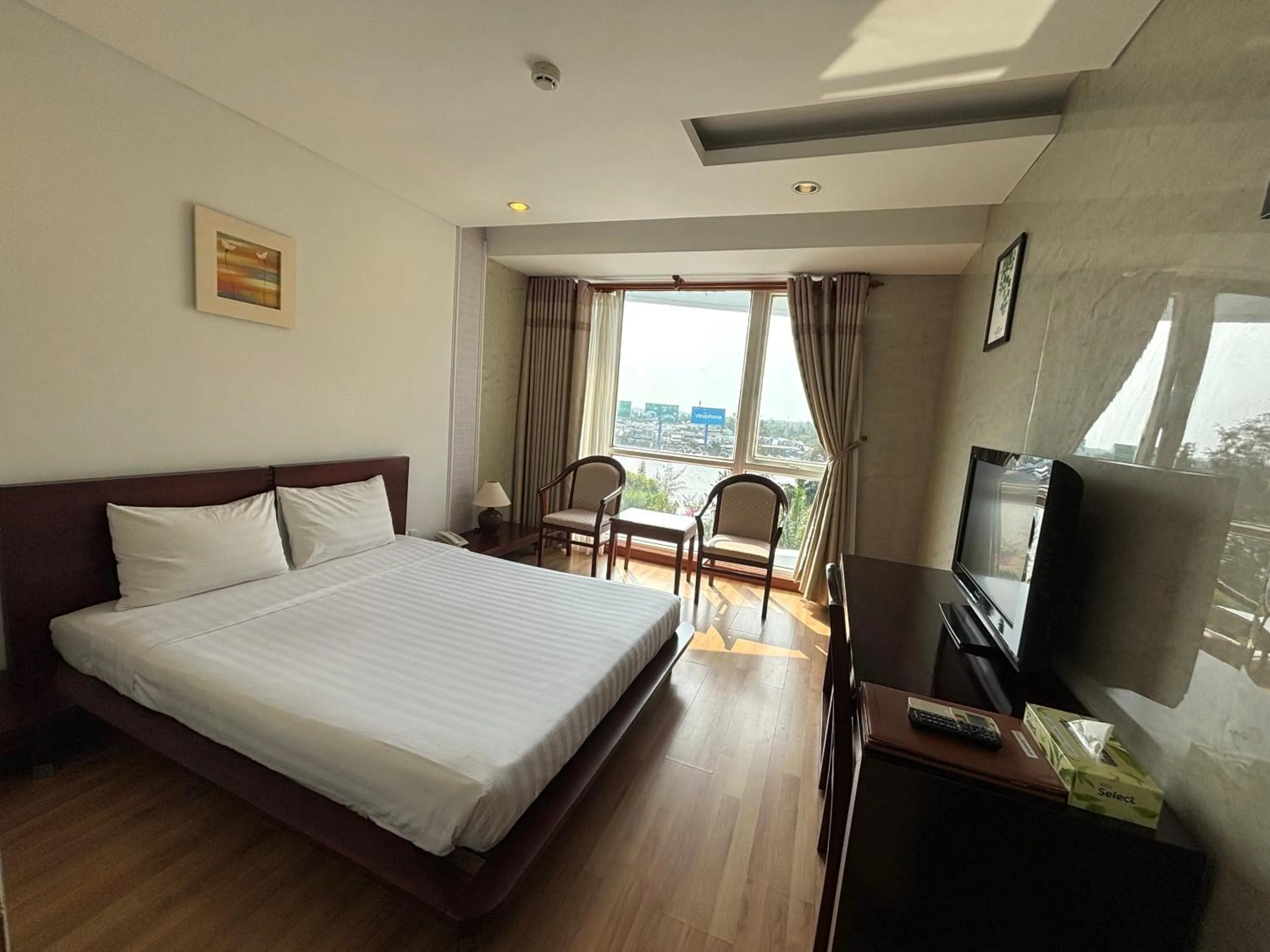 Photo of the whole room, Bed in Kim Tho Hotel