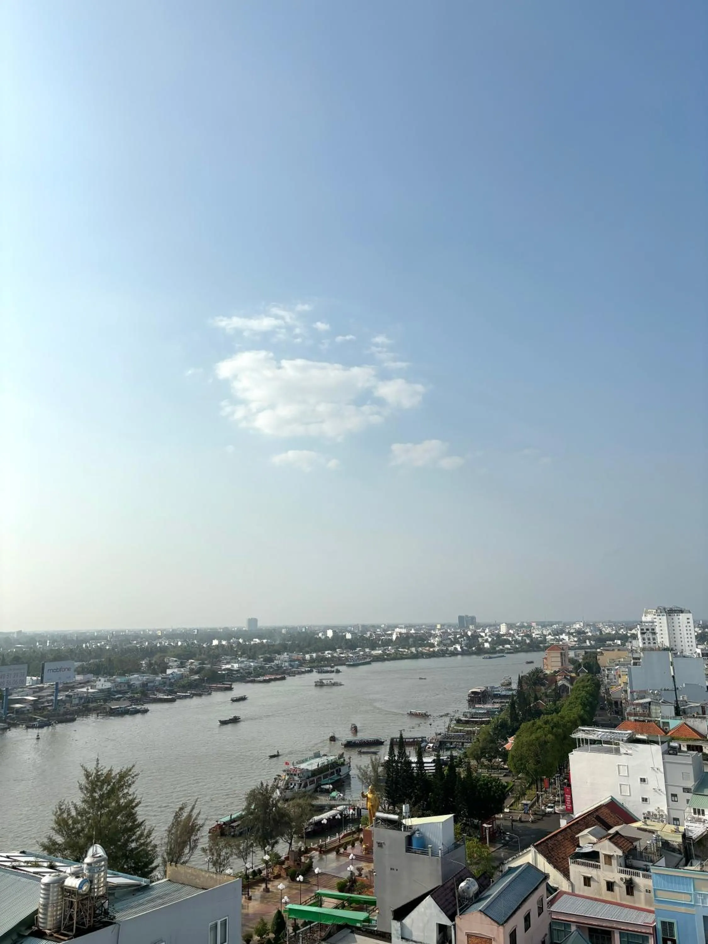 Day in Kim Tho Hotel