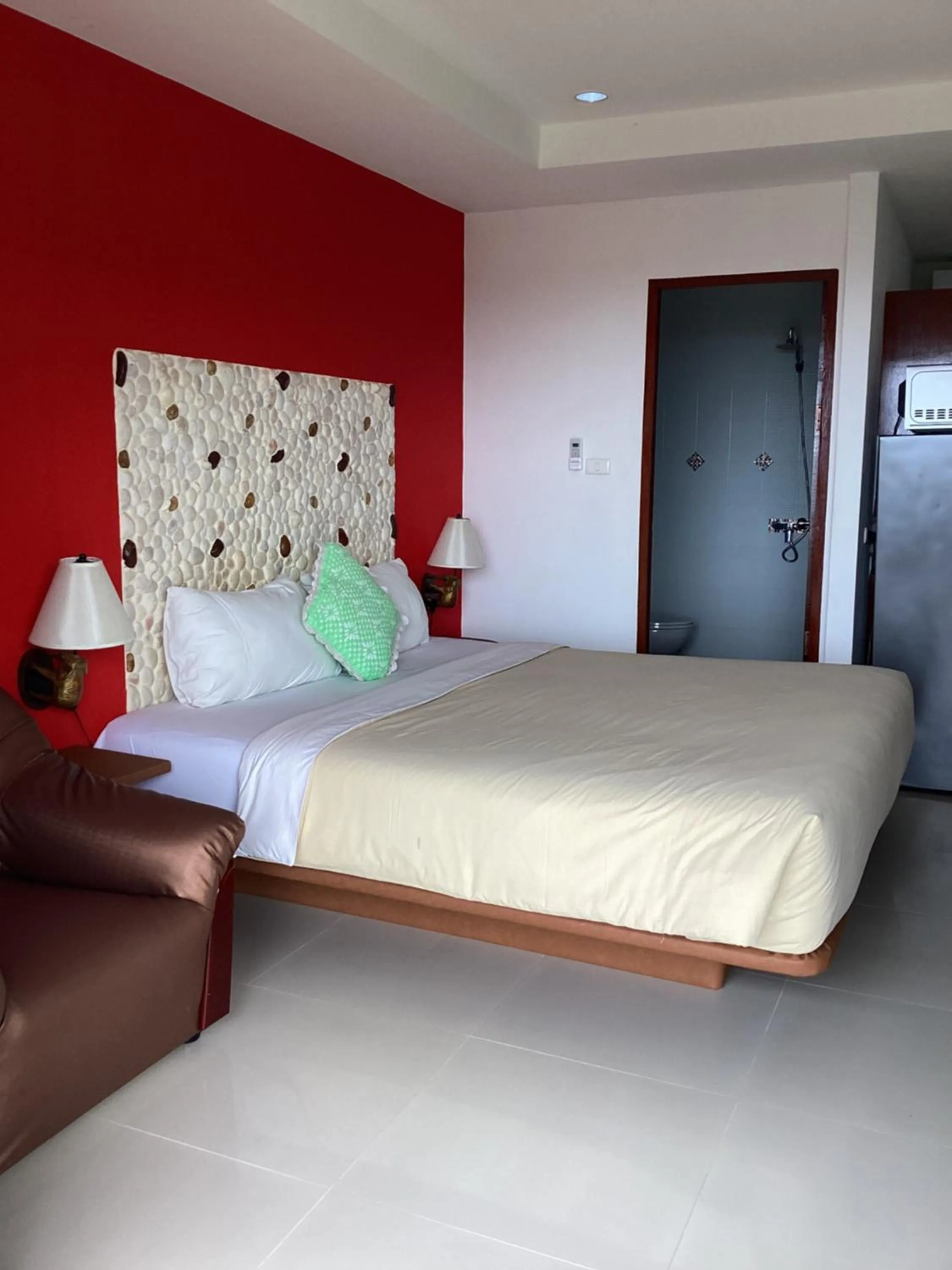 Bed in Mountain Seaview Luxury Apartments