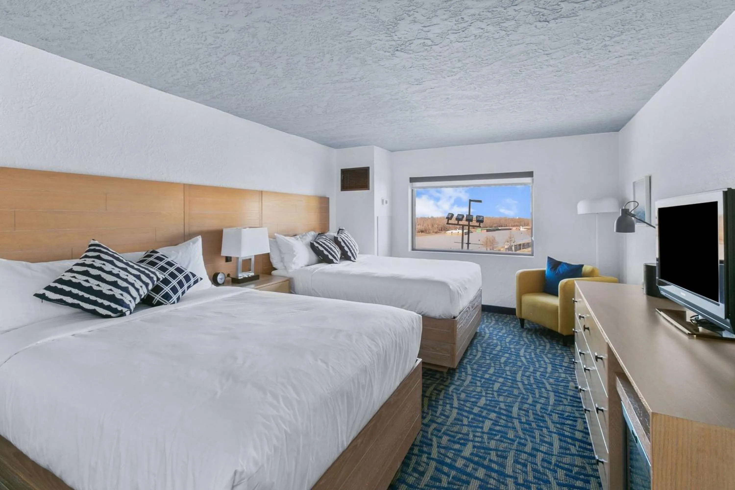 Photo of the whole room, Bed in Mulberry, a Wyndham Hotel