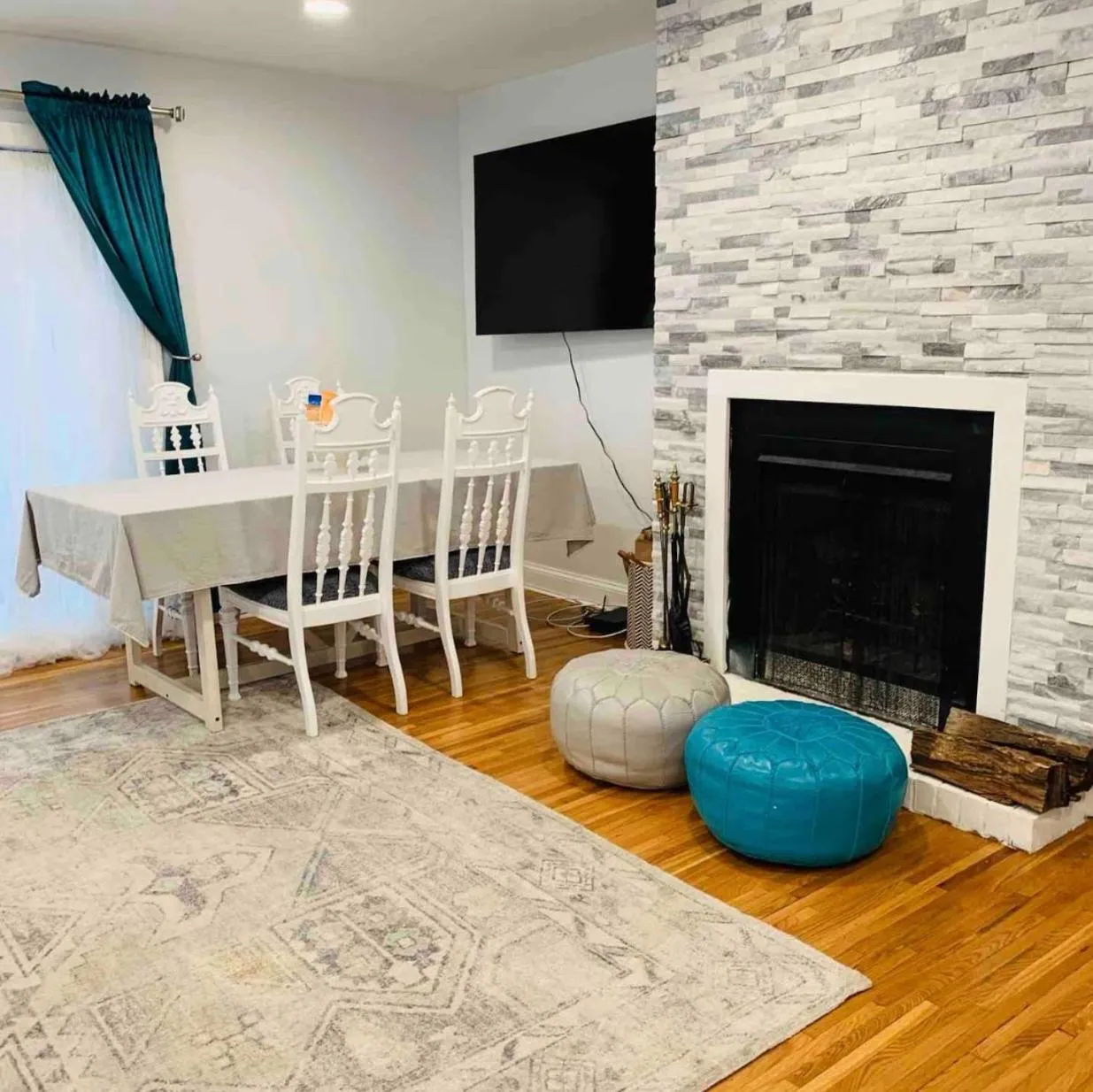 A Regal Retreat- Exclusive Parking, Prime Location