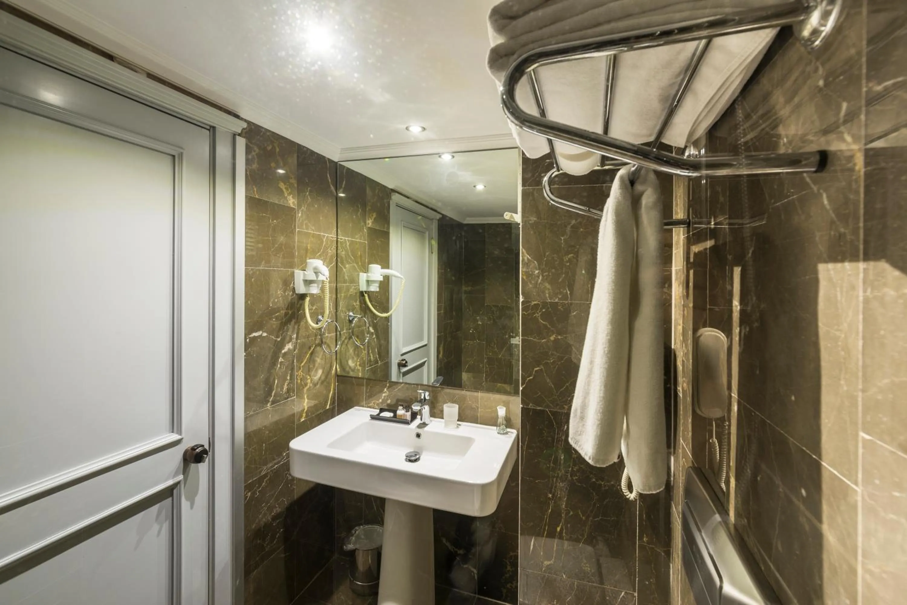 Shower in Semsan Hotel