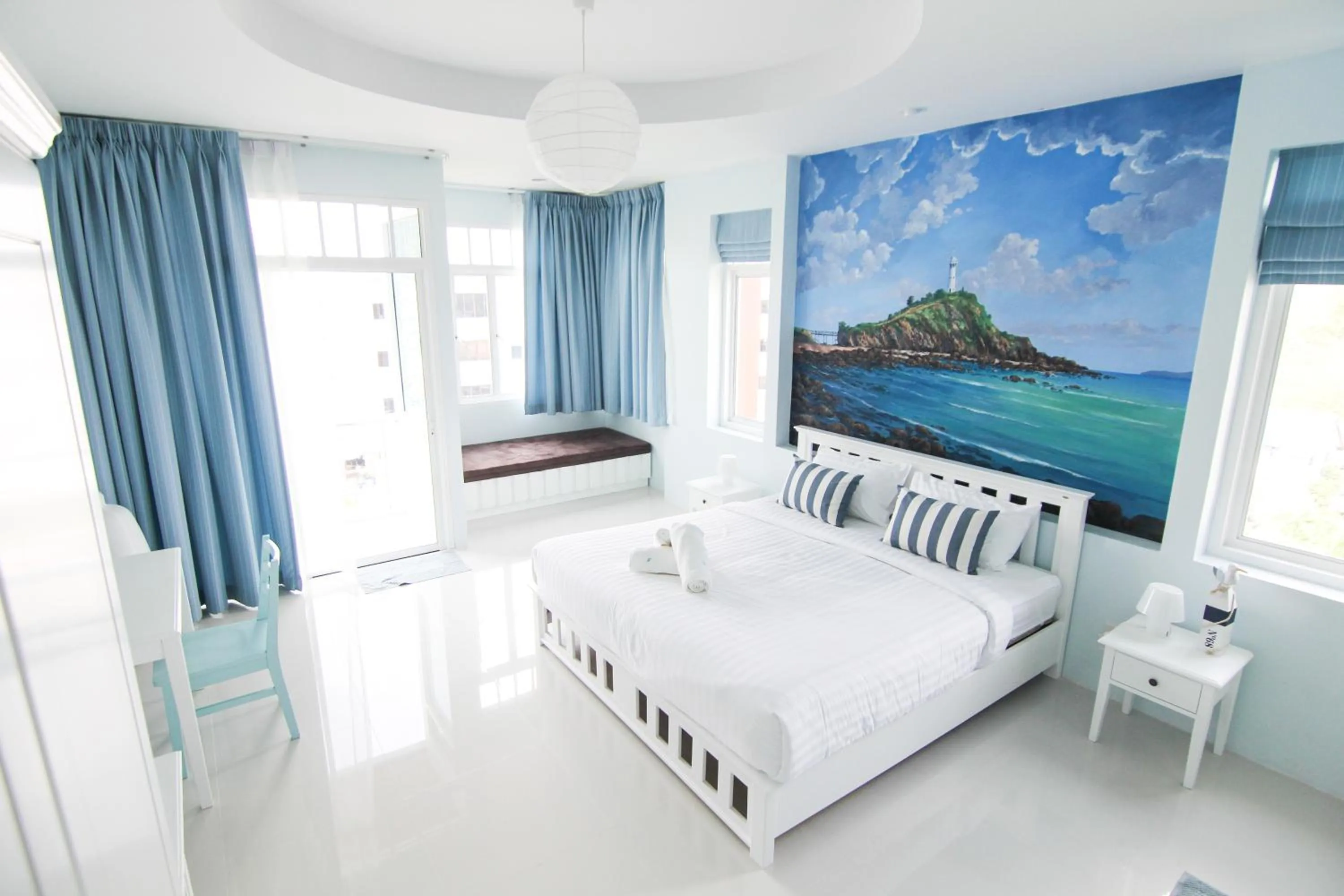 Photo of the whole room, Bed in Just Fine Krabi