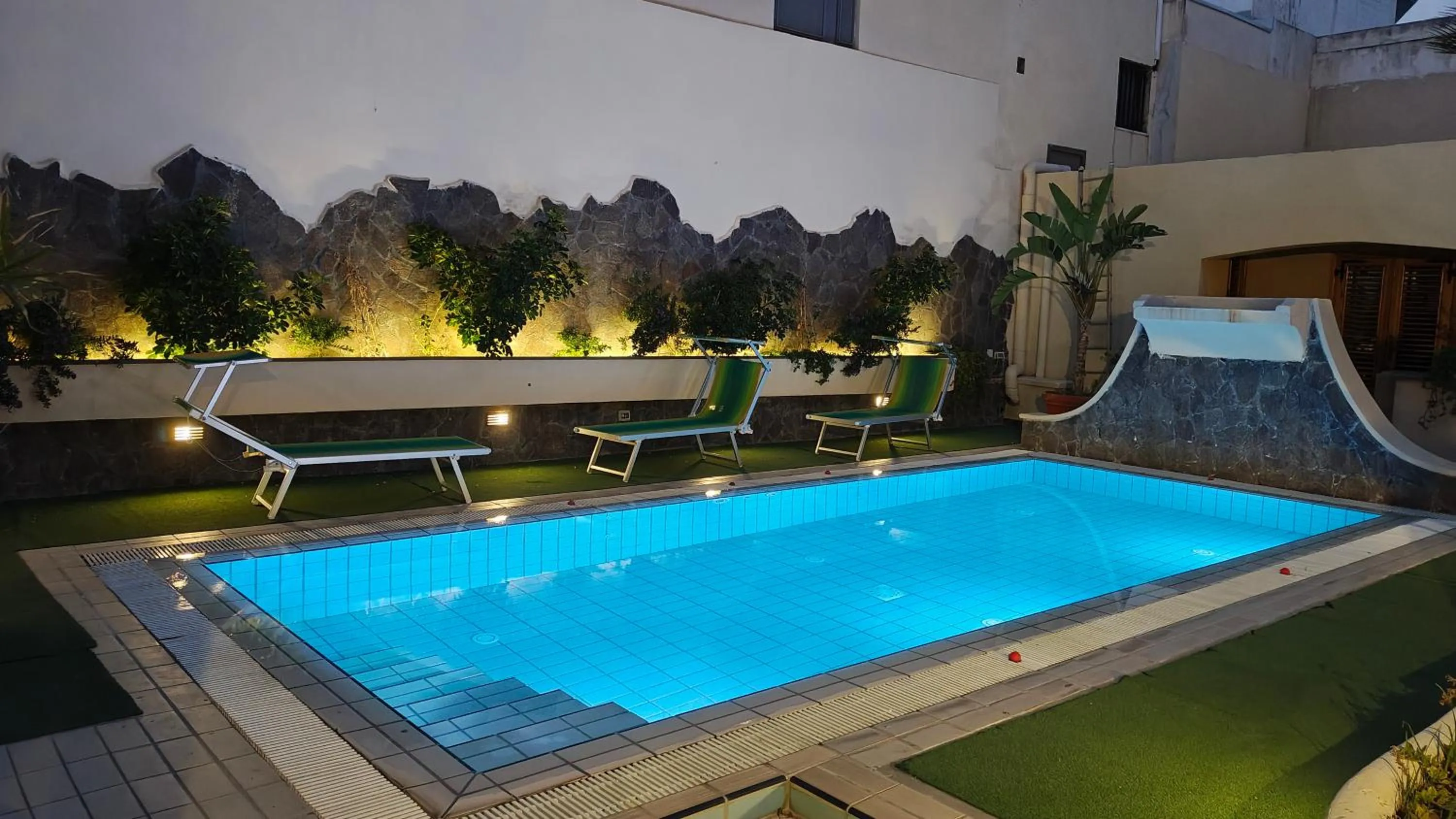 Swimming pool in Hotel La Filadelfia