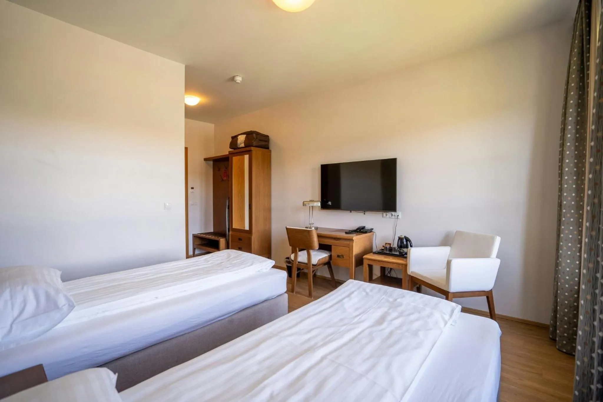 Bedroom, Bed in Gistihúsið - Lake Hotel Egilsstadir