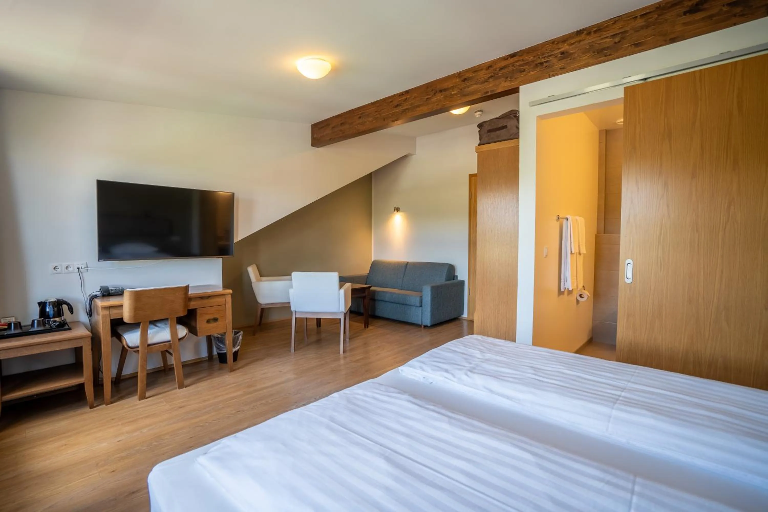 Bed in Gistihúsið - Lake Hotel Egilsstadir