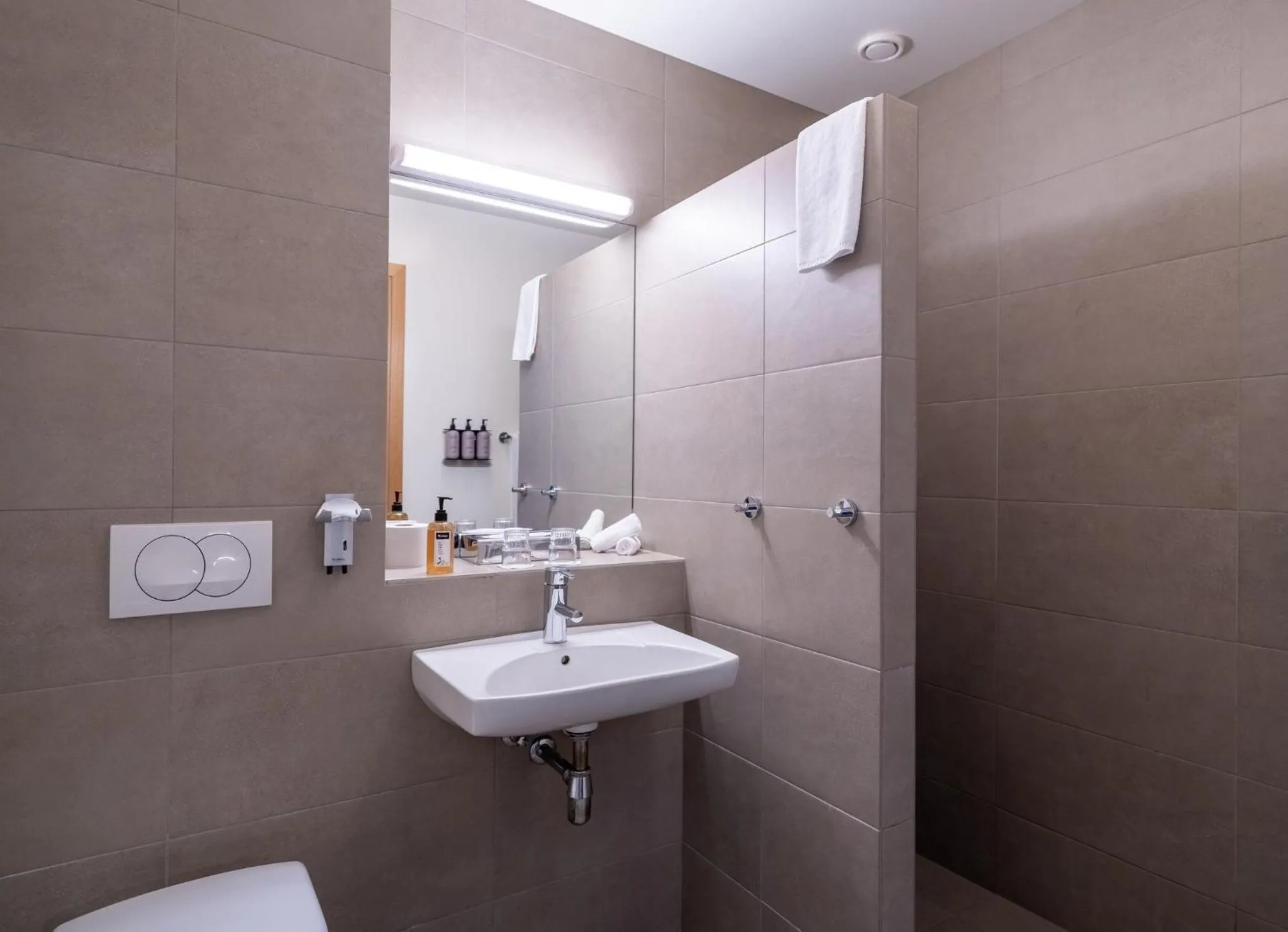 Bathroom in Gistihúsið - Lake Hotel Egilsstadir