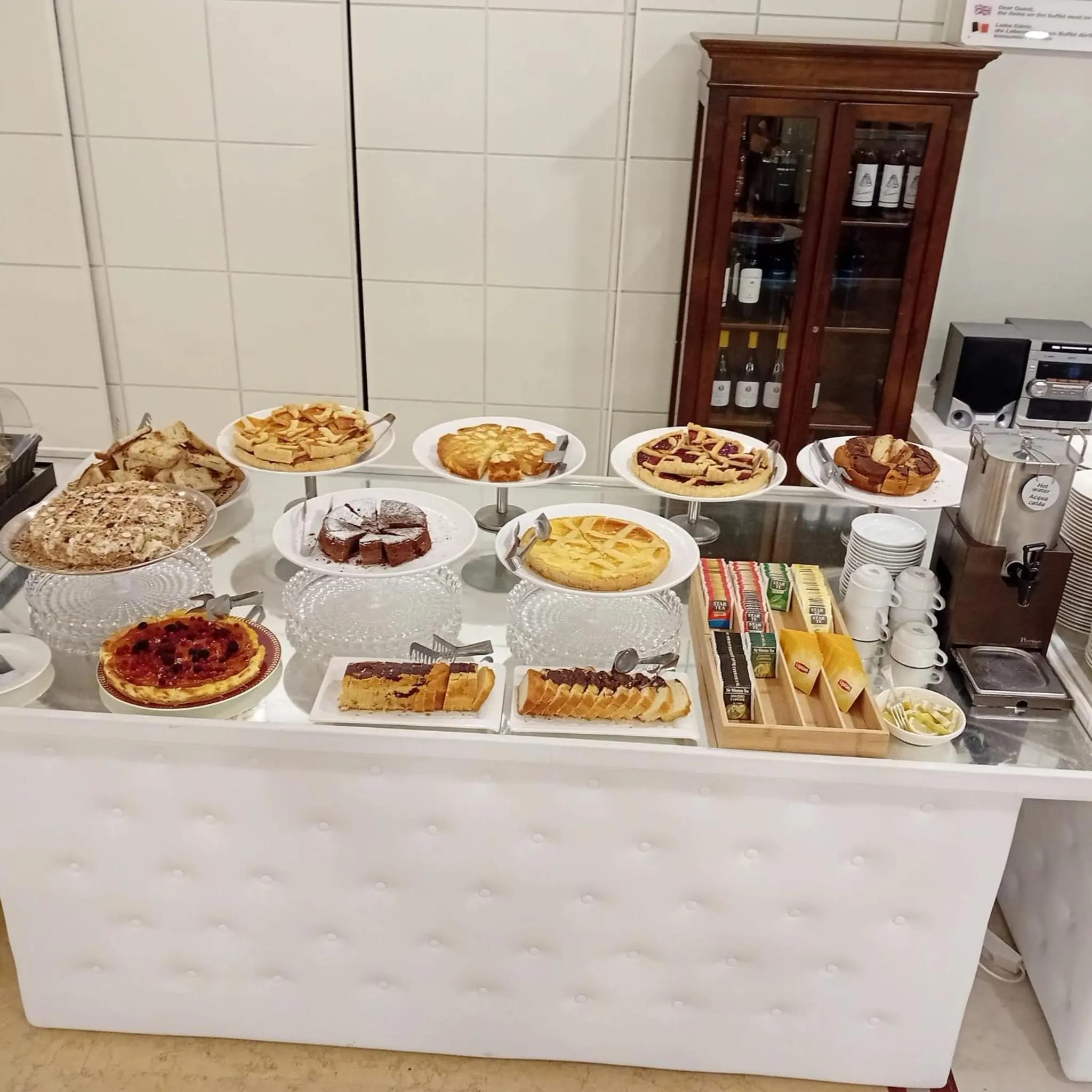 Breakfast in Palace Hotel San Michele