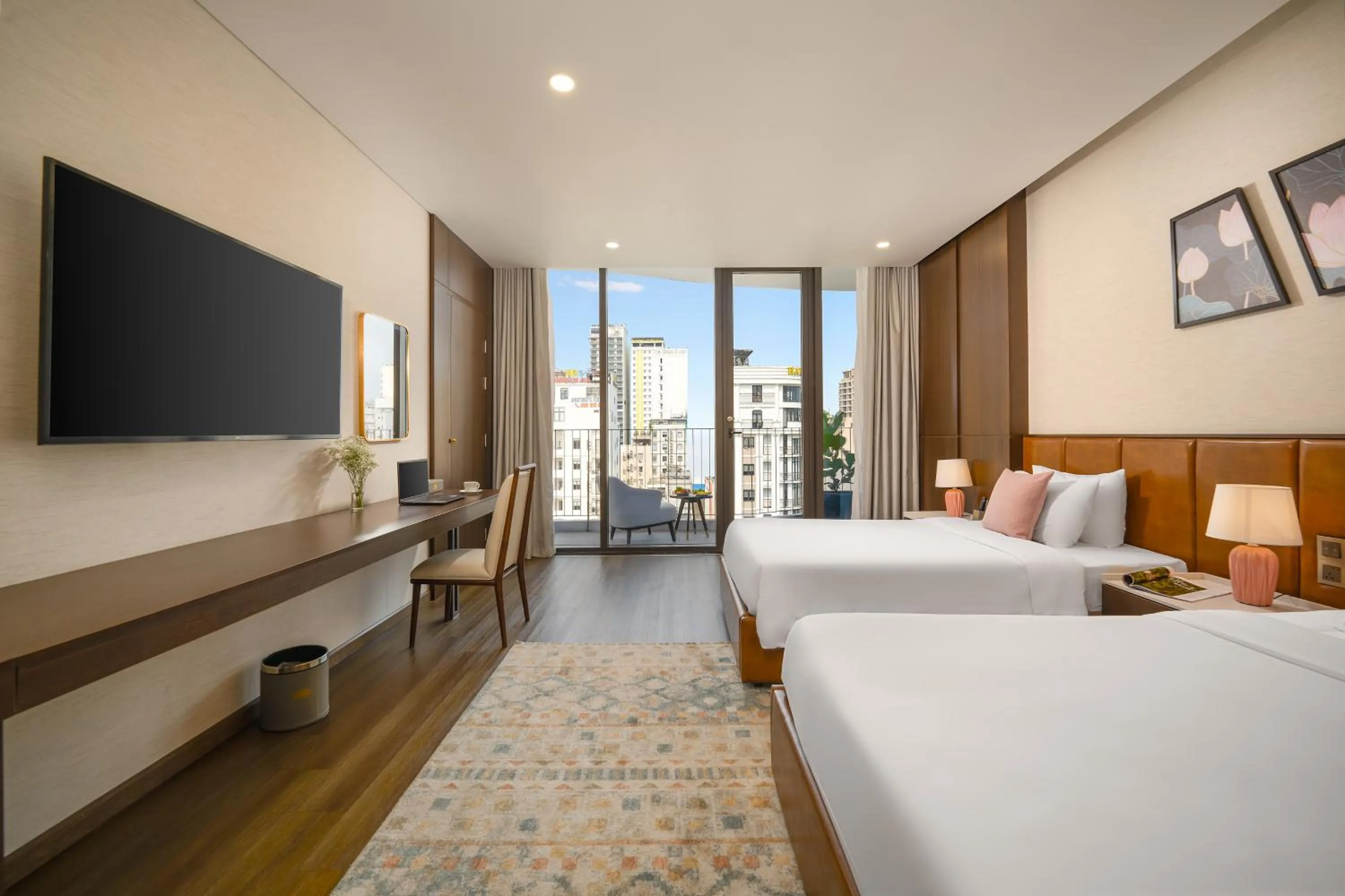 Bed in Golden Lotus Grand Da Nang - Panoramic Rooftop Bar & Daily Afternoon Tea