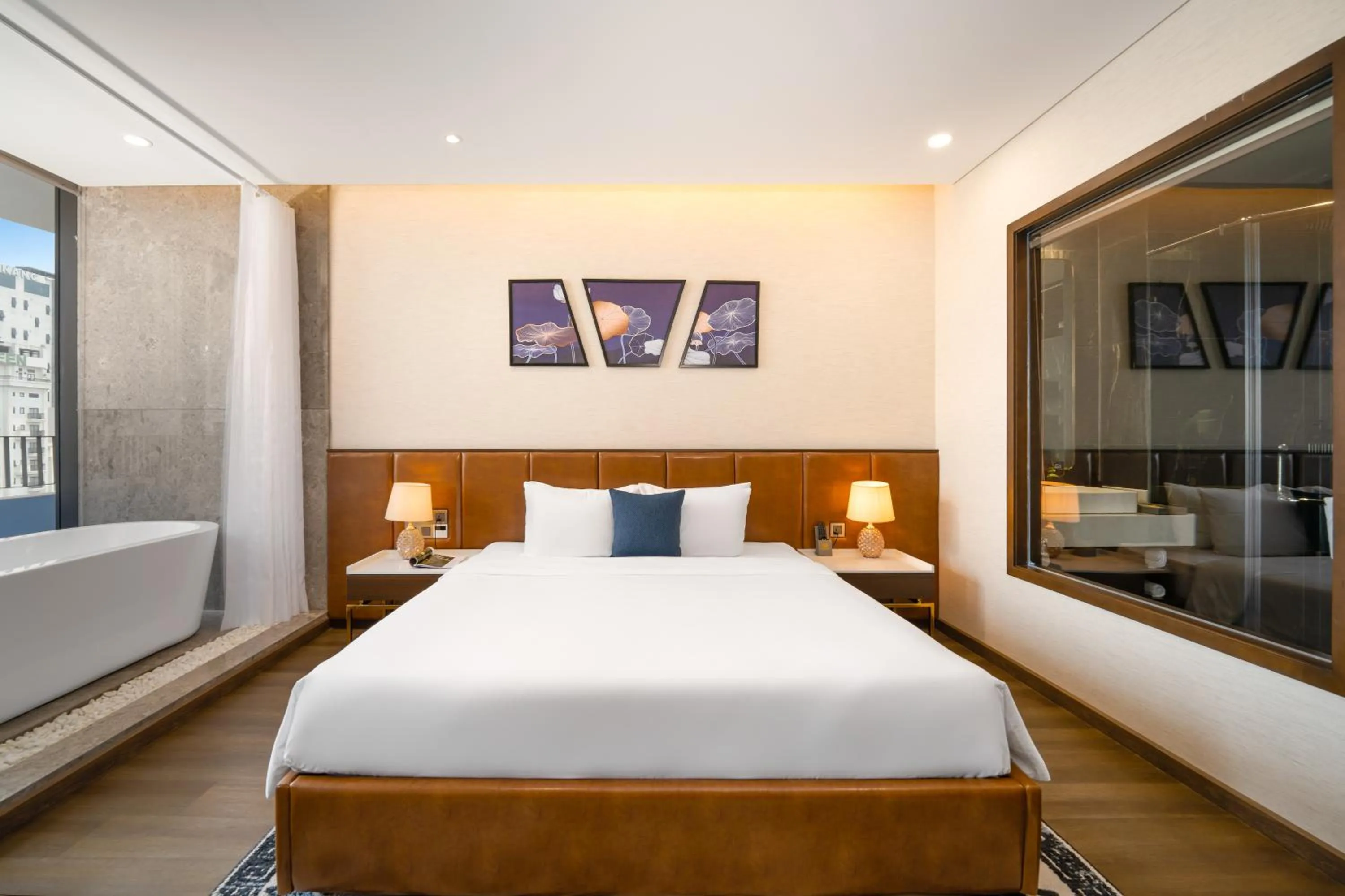 Bed in Golden Lotus Grand Da Nang - Panoramic Rooftop Bar & Daily Afternoon Tea