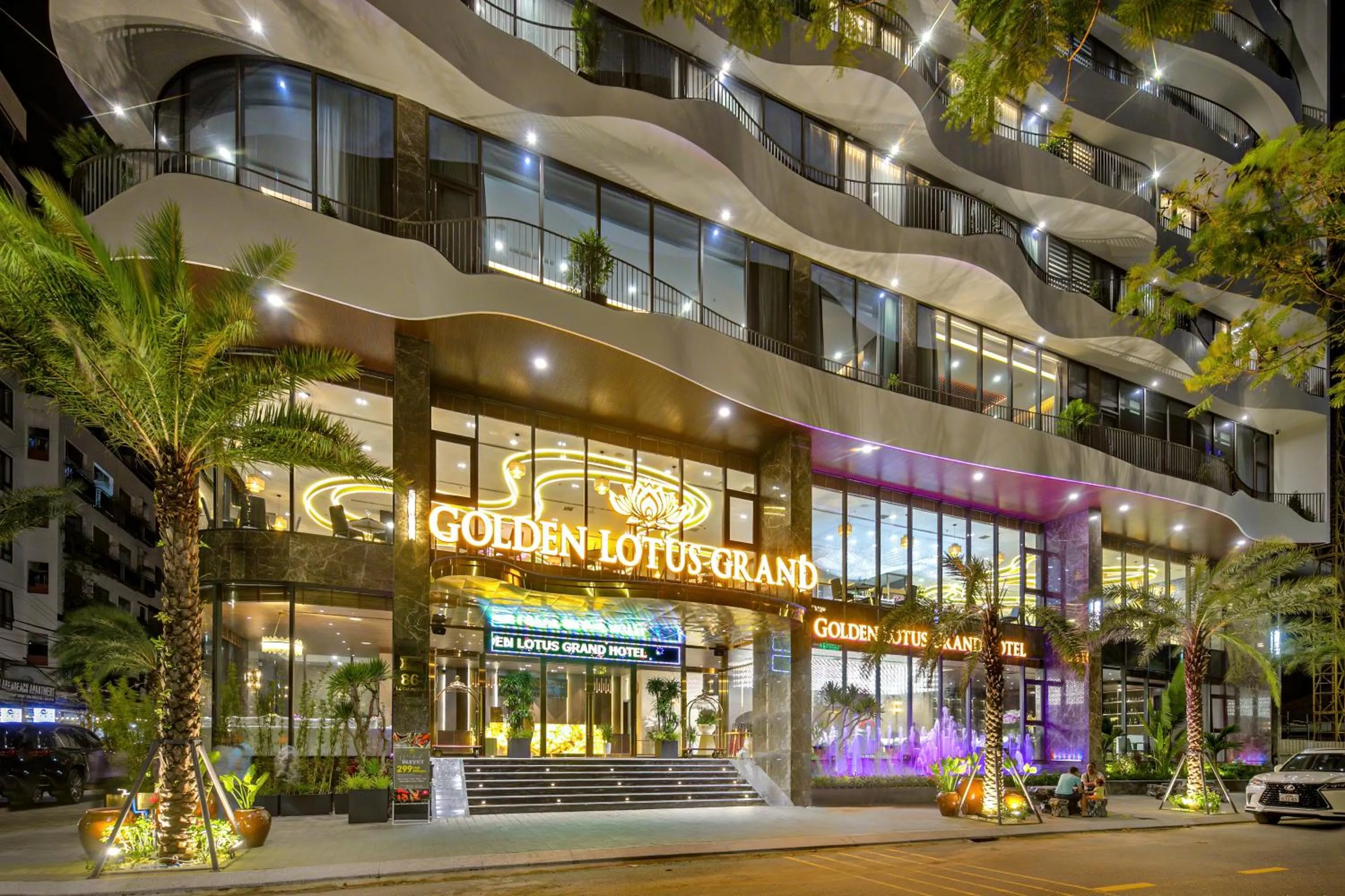 Property building in Golden Lotus Grand Da Nang - Panoramic Rooftop Bar & Daily Afternoon Tea