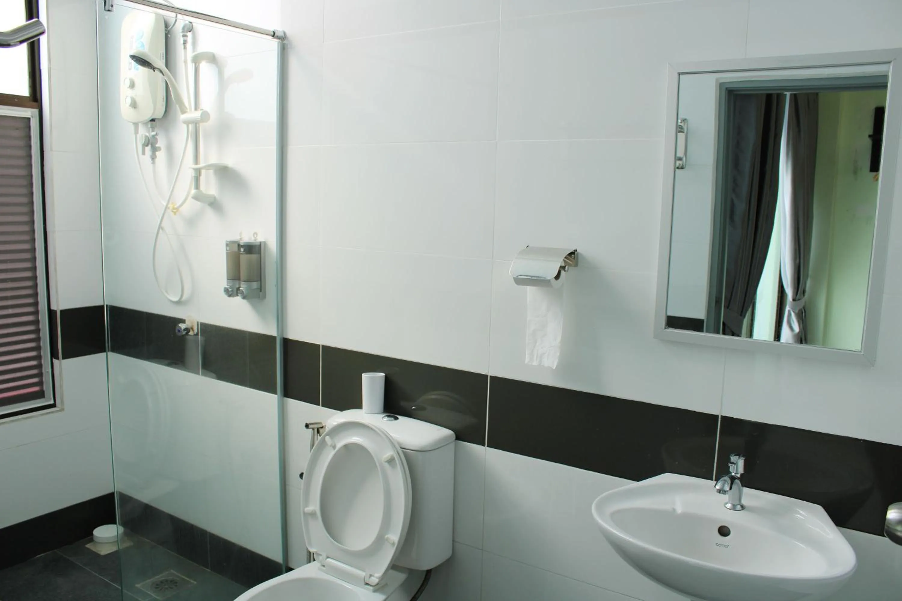 Bathroom in Happy Valley Eco Farm