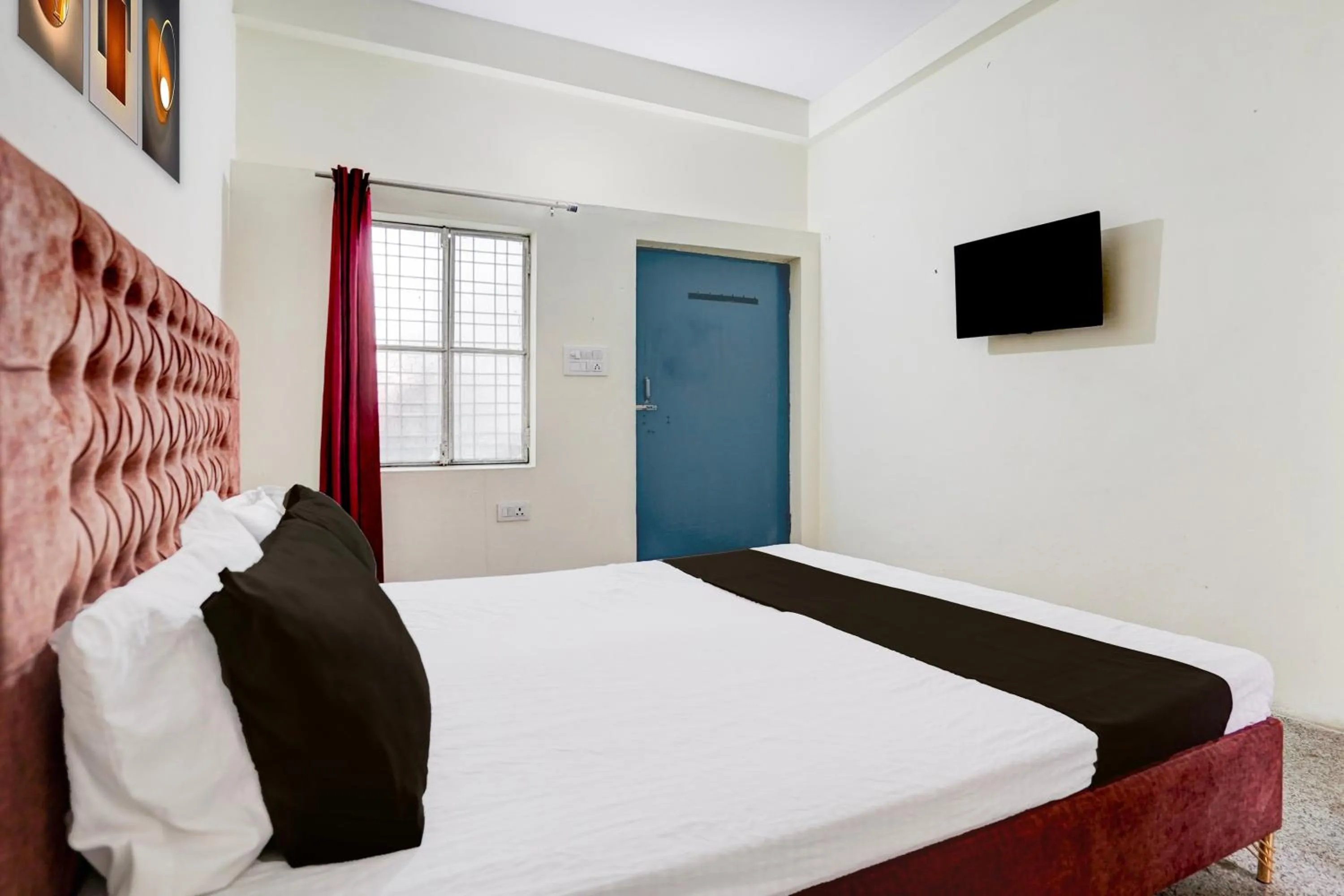 Bedroom, Bed in SPOT ON Sangam House