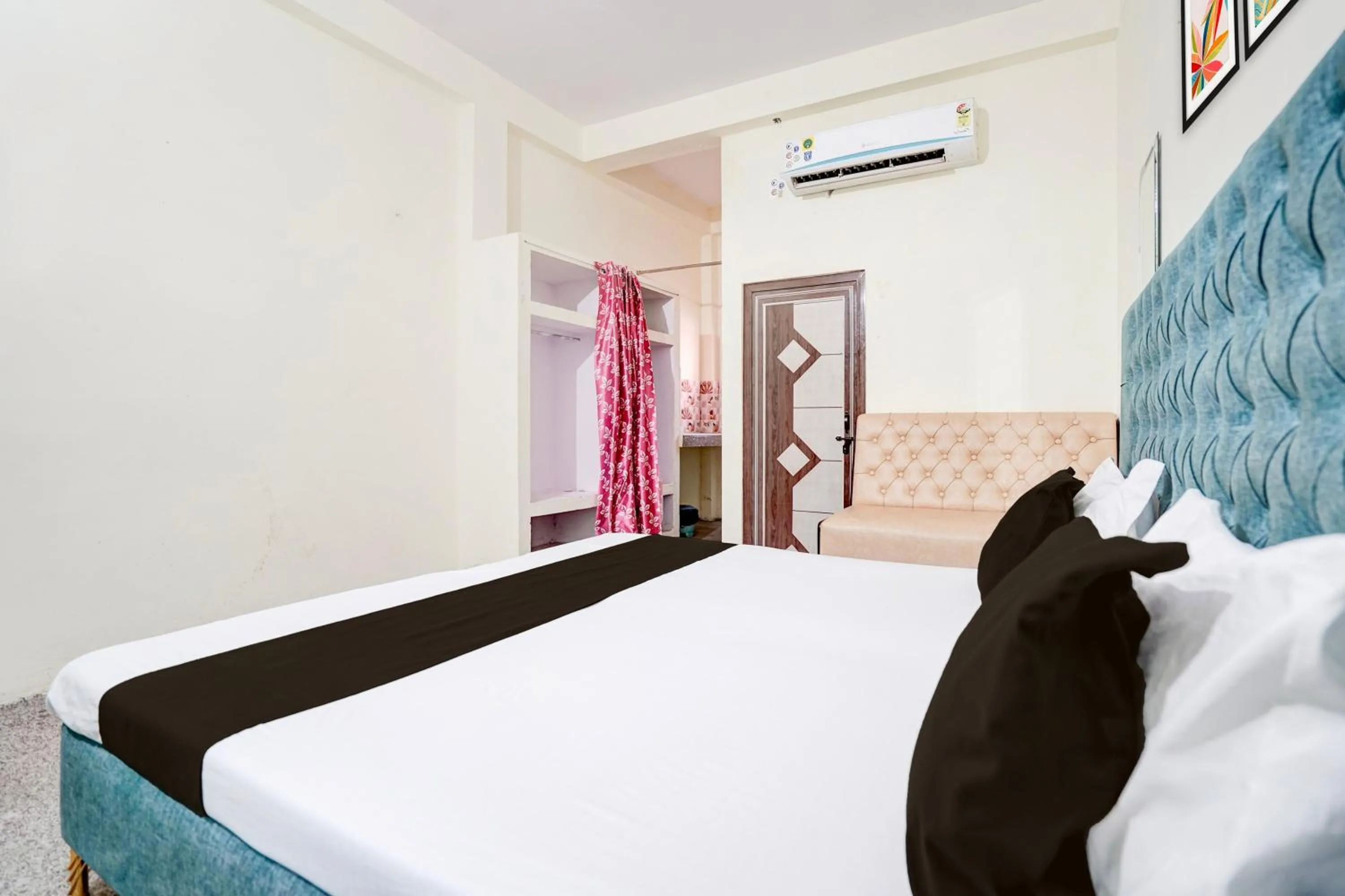Bedroom, Bed in SPOT ON Sangam House