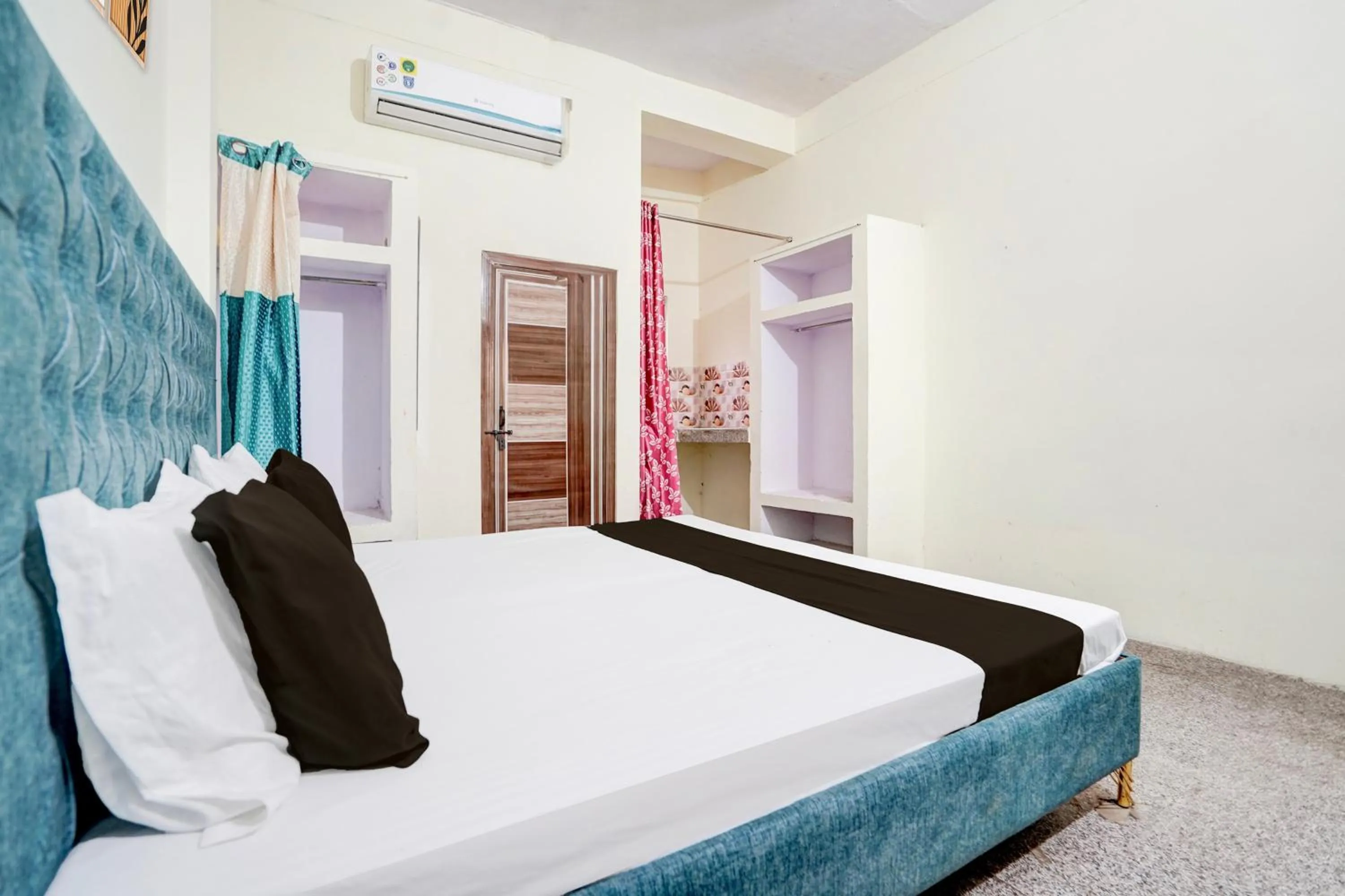 Bedroom in SPOT ON Sangam House