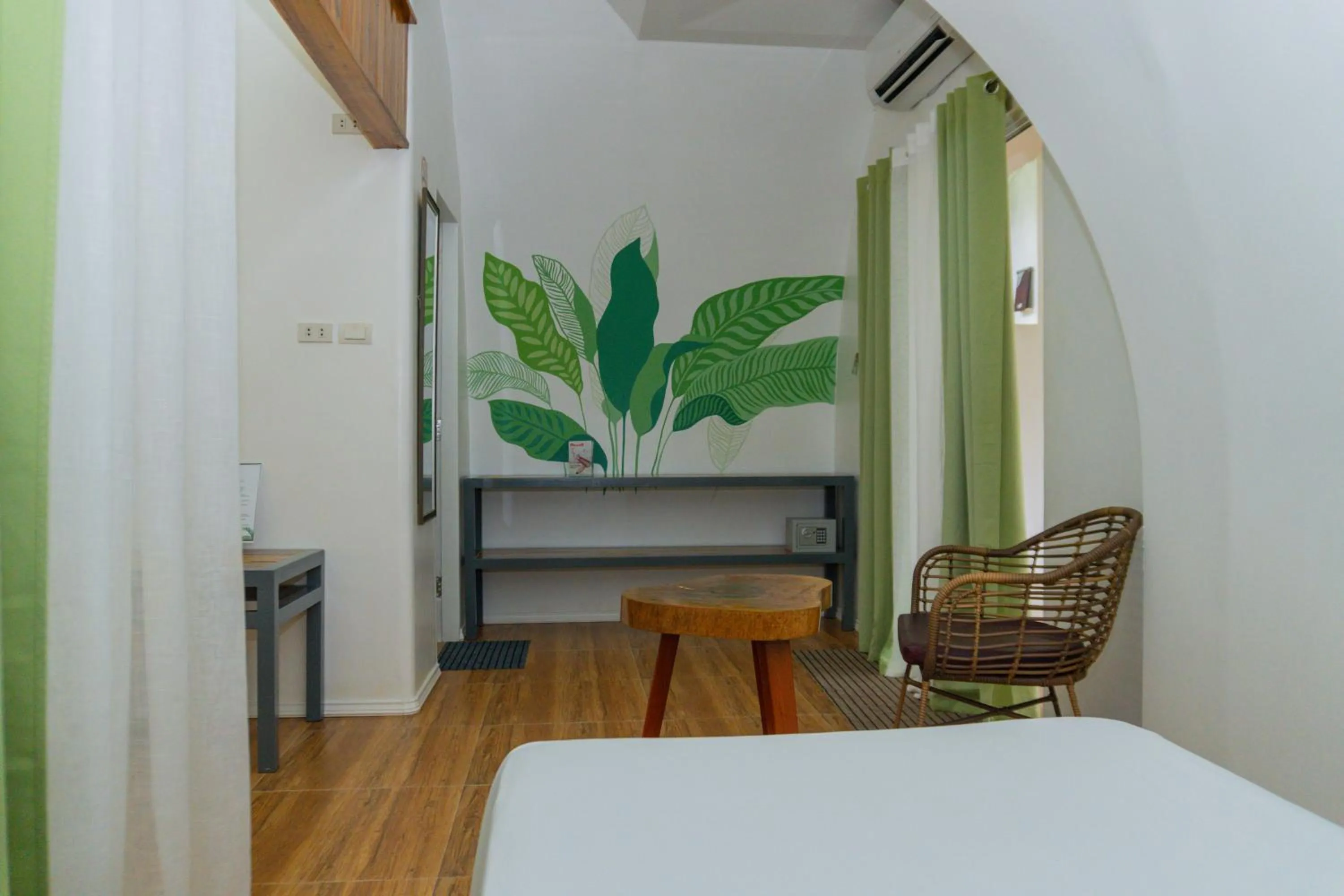 Bedroom, Bed in ROYAL SUITES - PORT BARTON