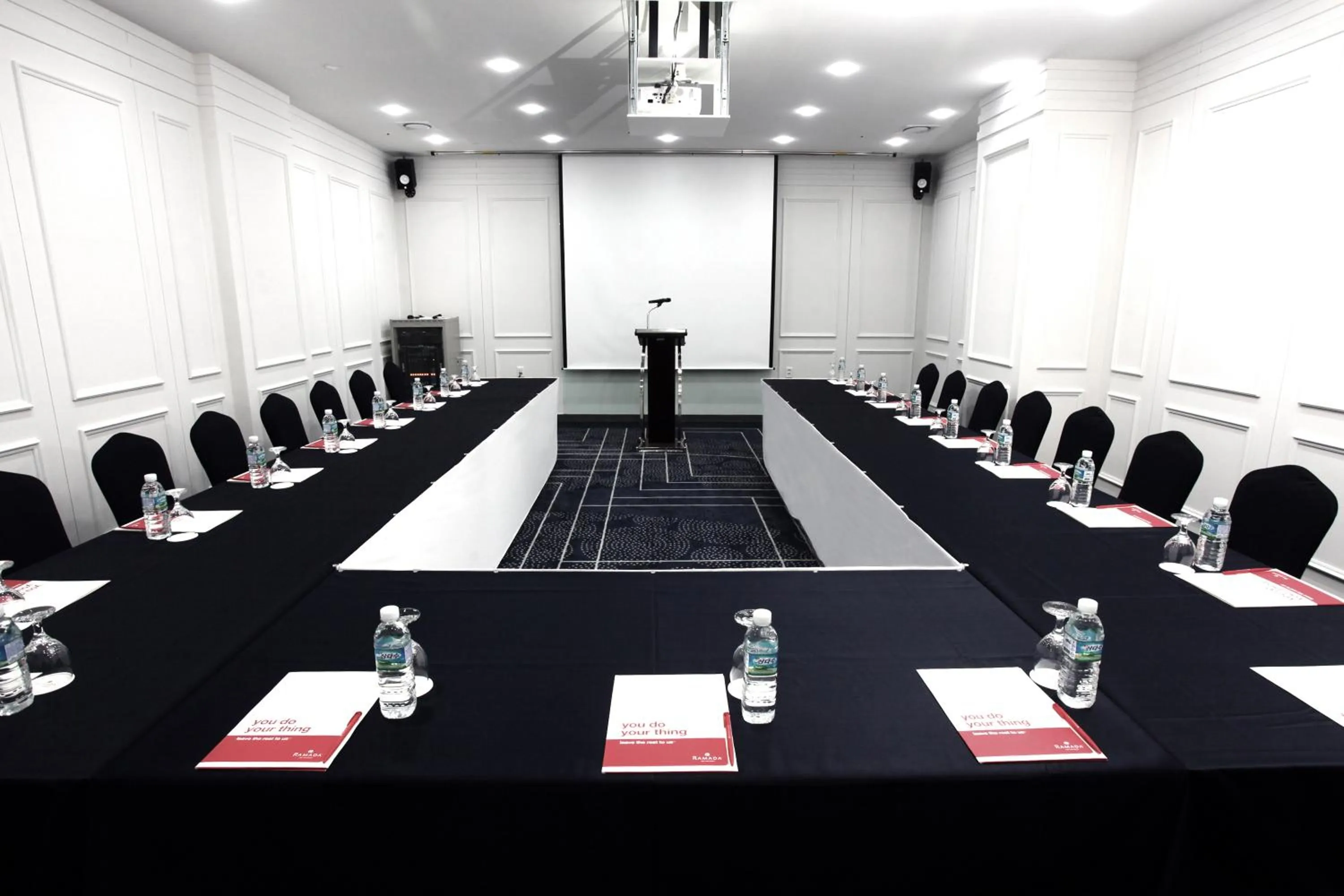 Banquet/Function facilities in Ramada by Wyndham Jeju Hamdeok