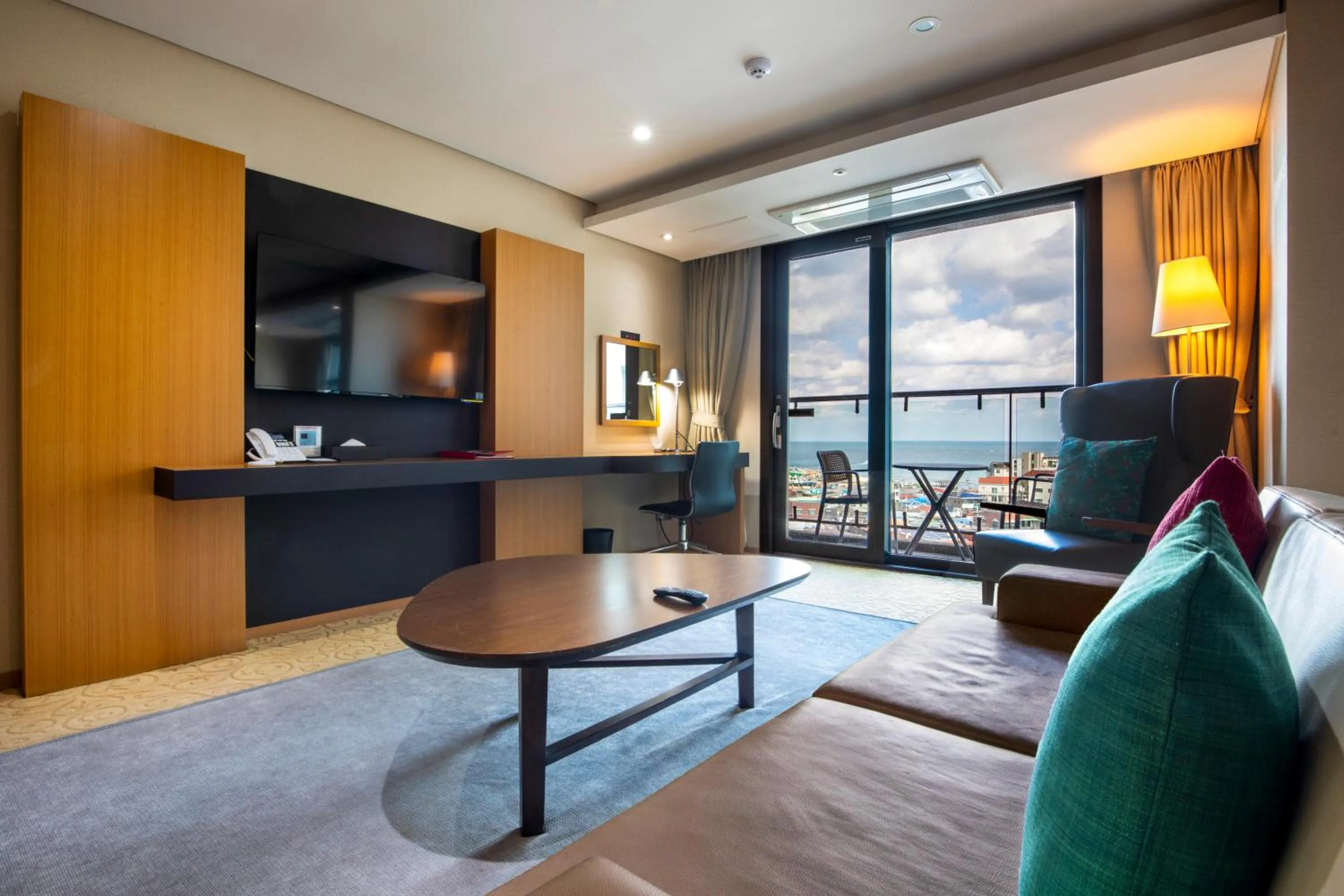 Ramada by Wyndham Jeju Hamdeok