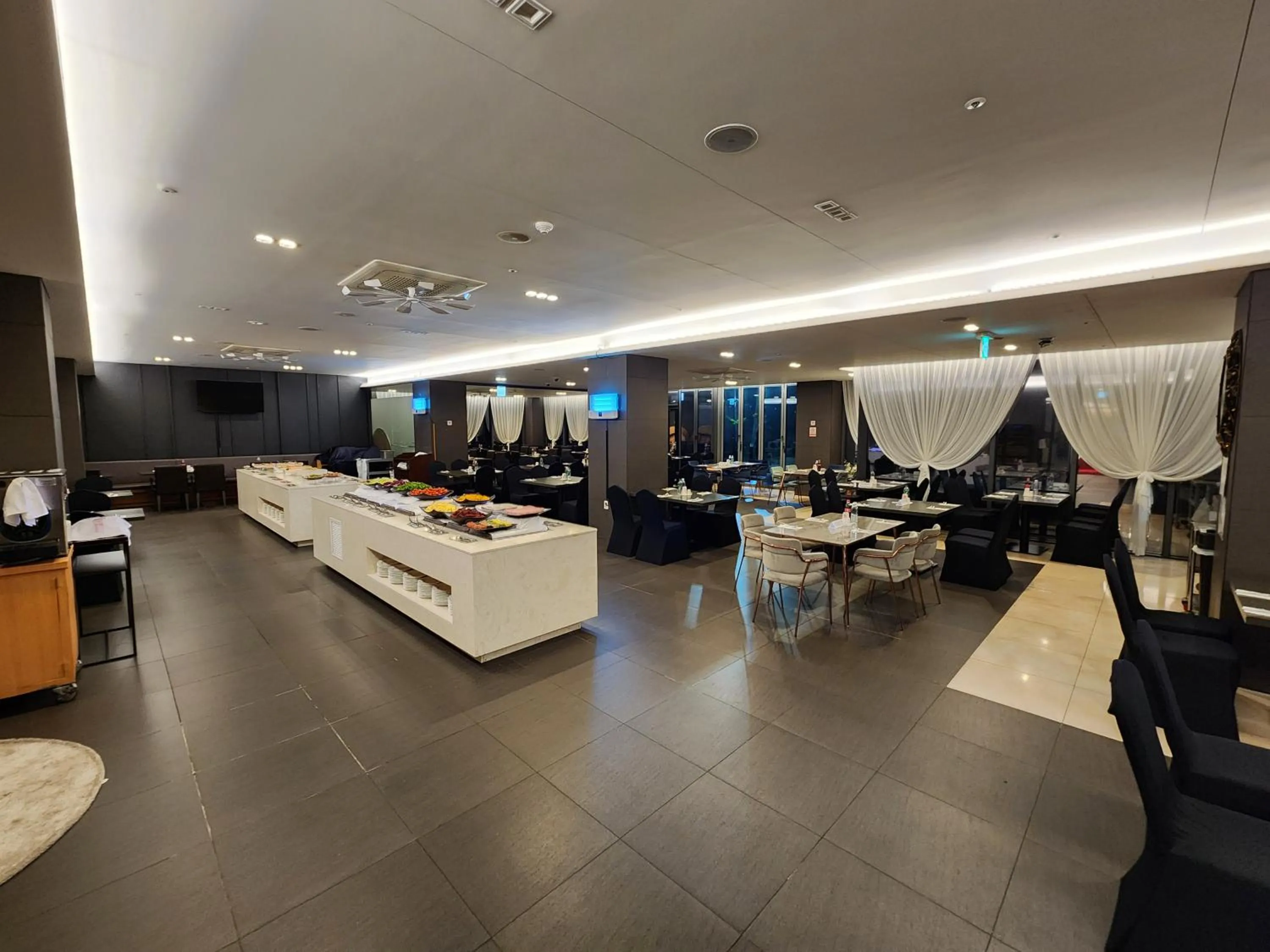 Restaurant/places to eat in Ramada by Wyndham Jeju Hamdeok