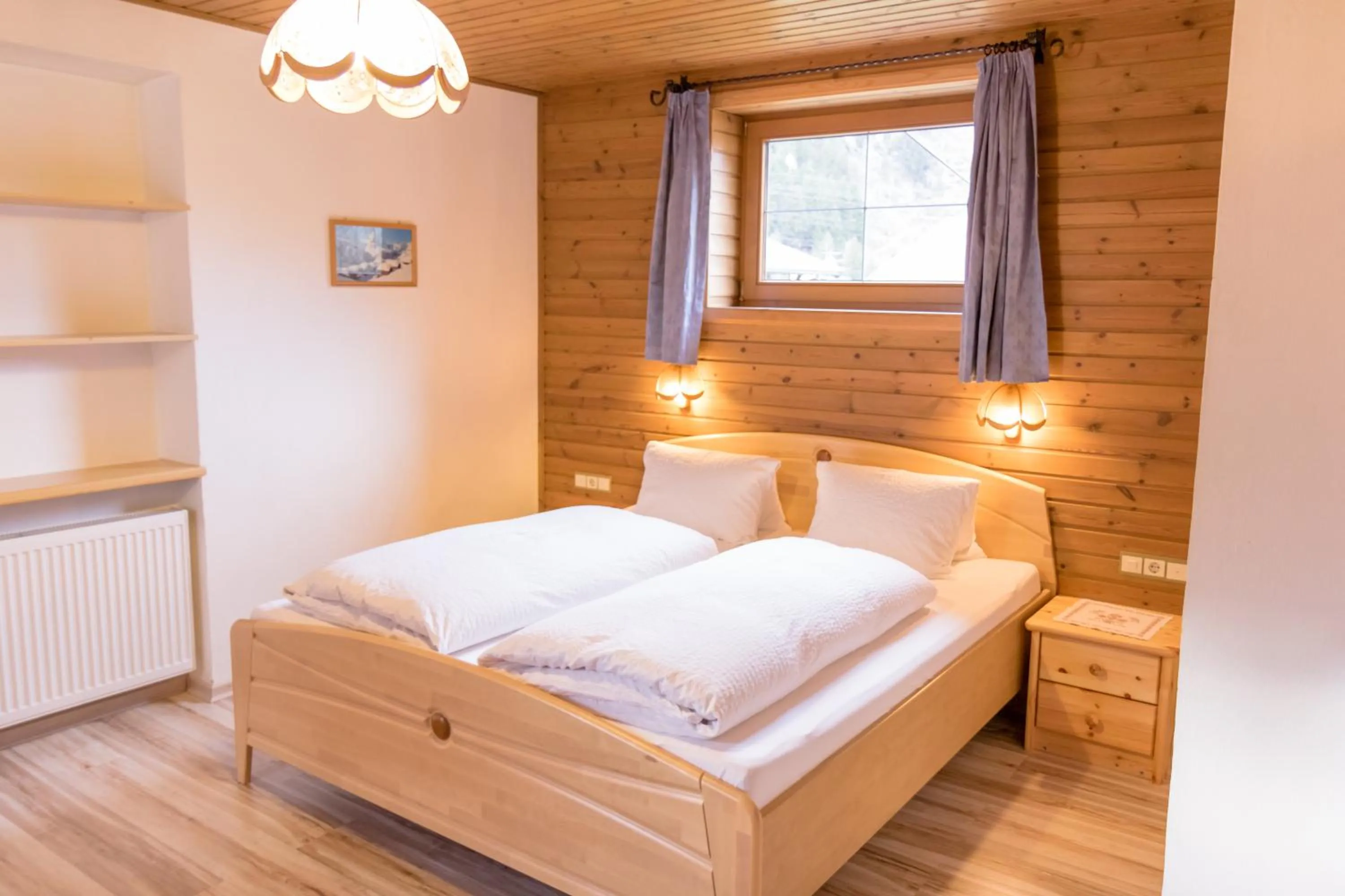 Bedroom, Bed in Landhaus Alpenrose