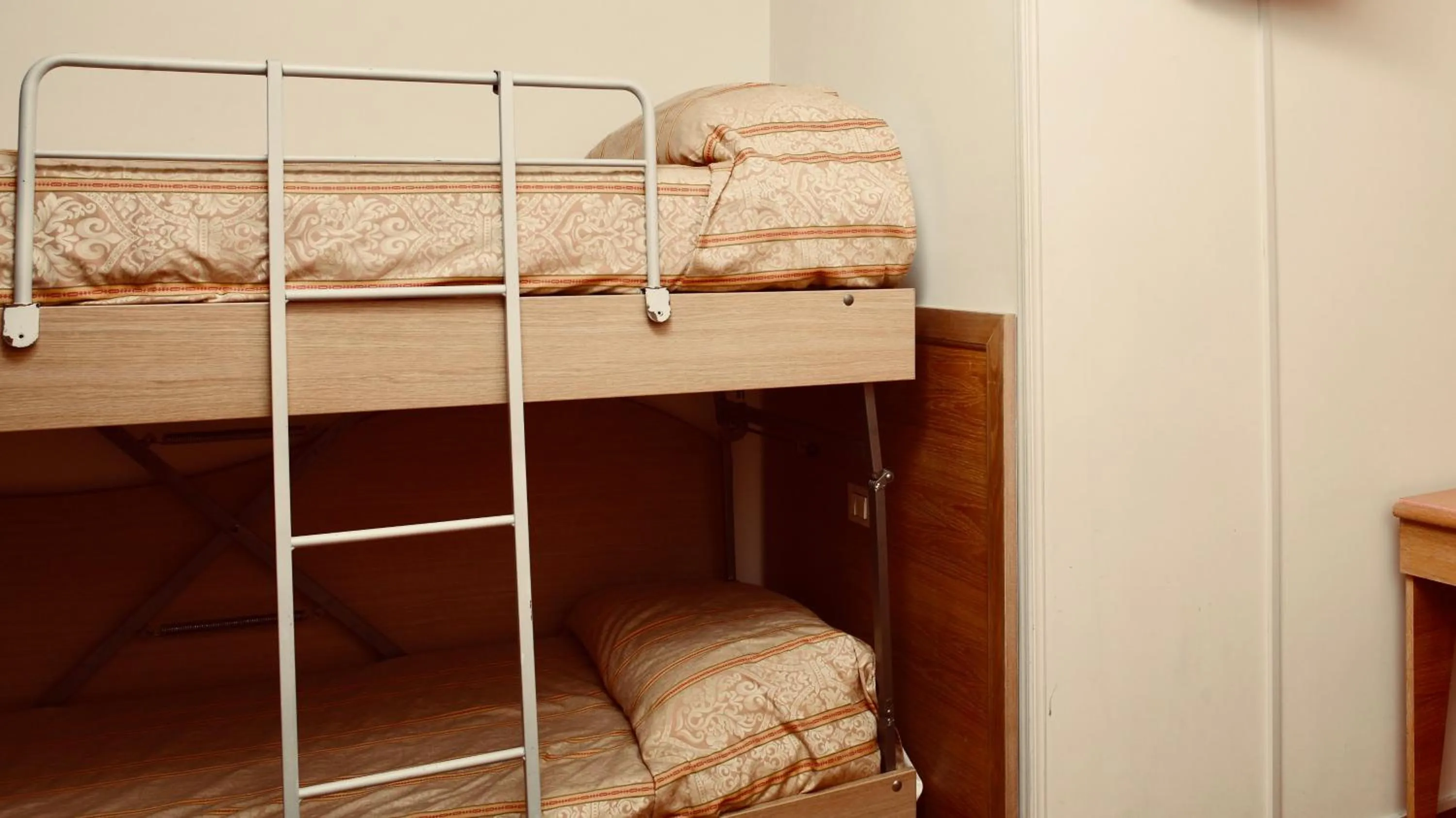 bunk bed, Bed in Hotel Donatello