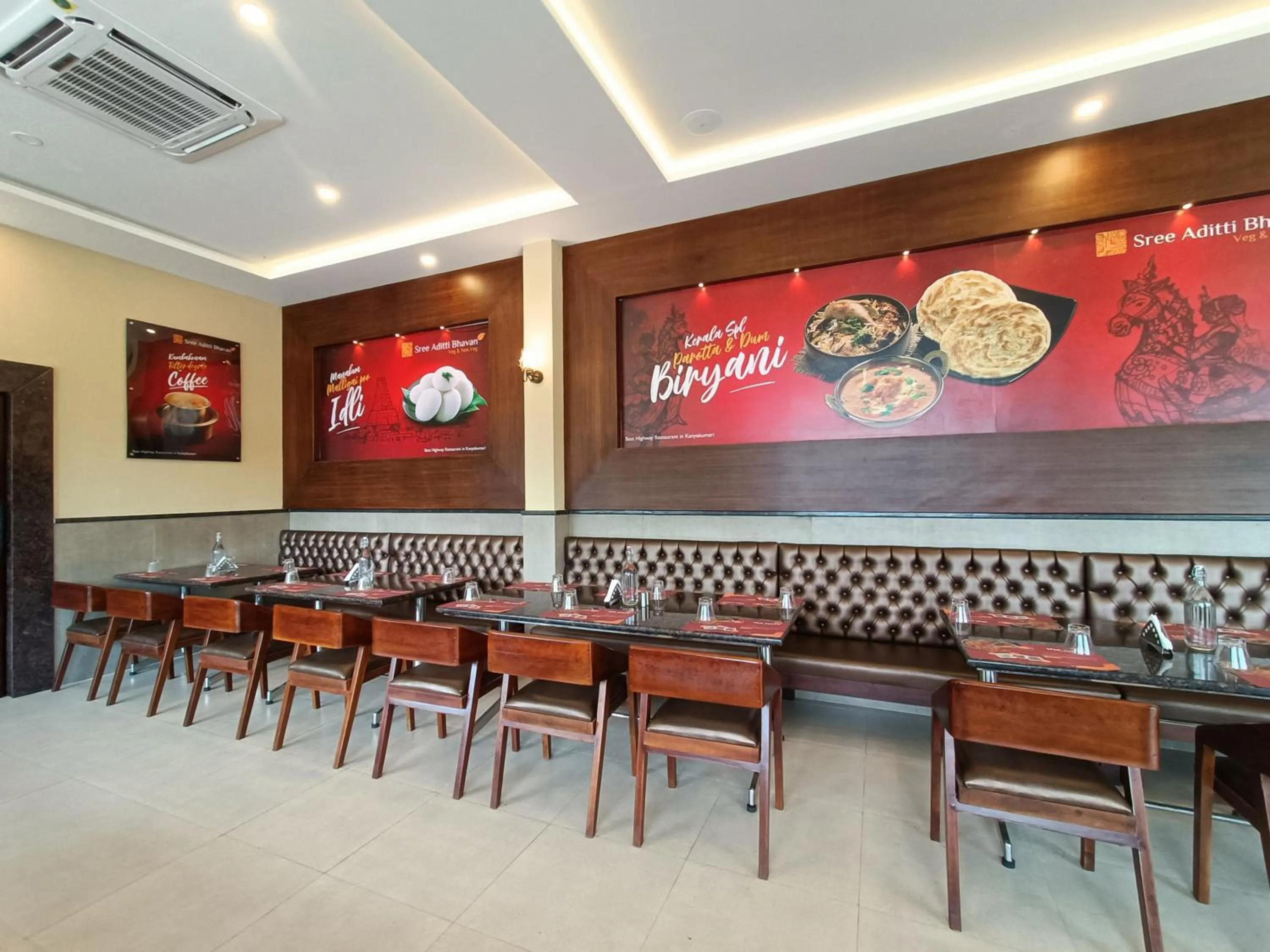 Restaurant/places to eat in Hotel Comorin Grand