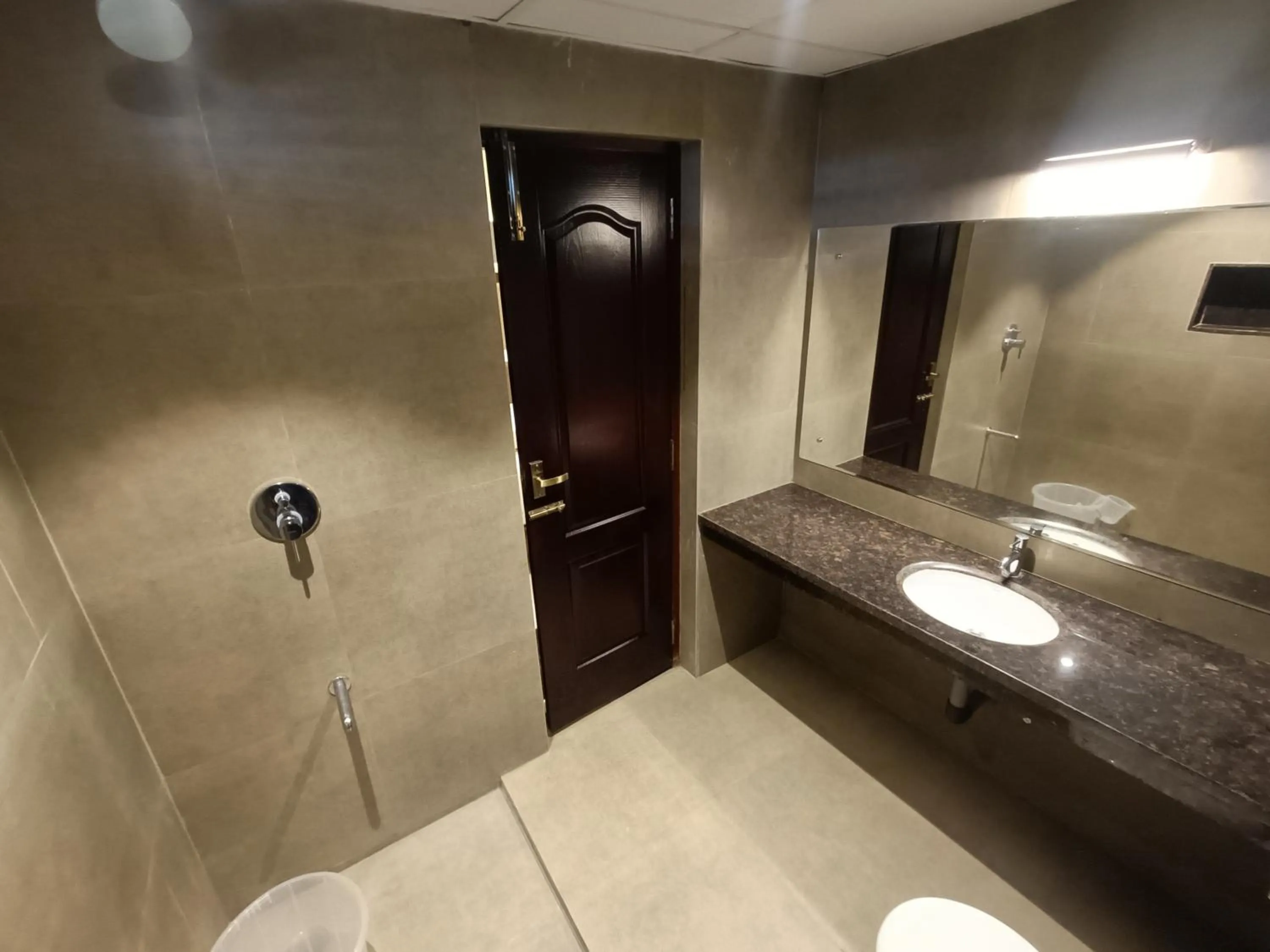 Bathroom in Hotel Comorin Grand