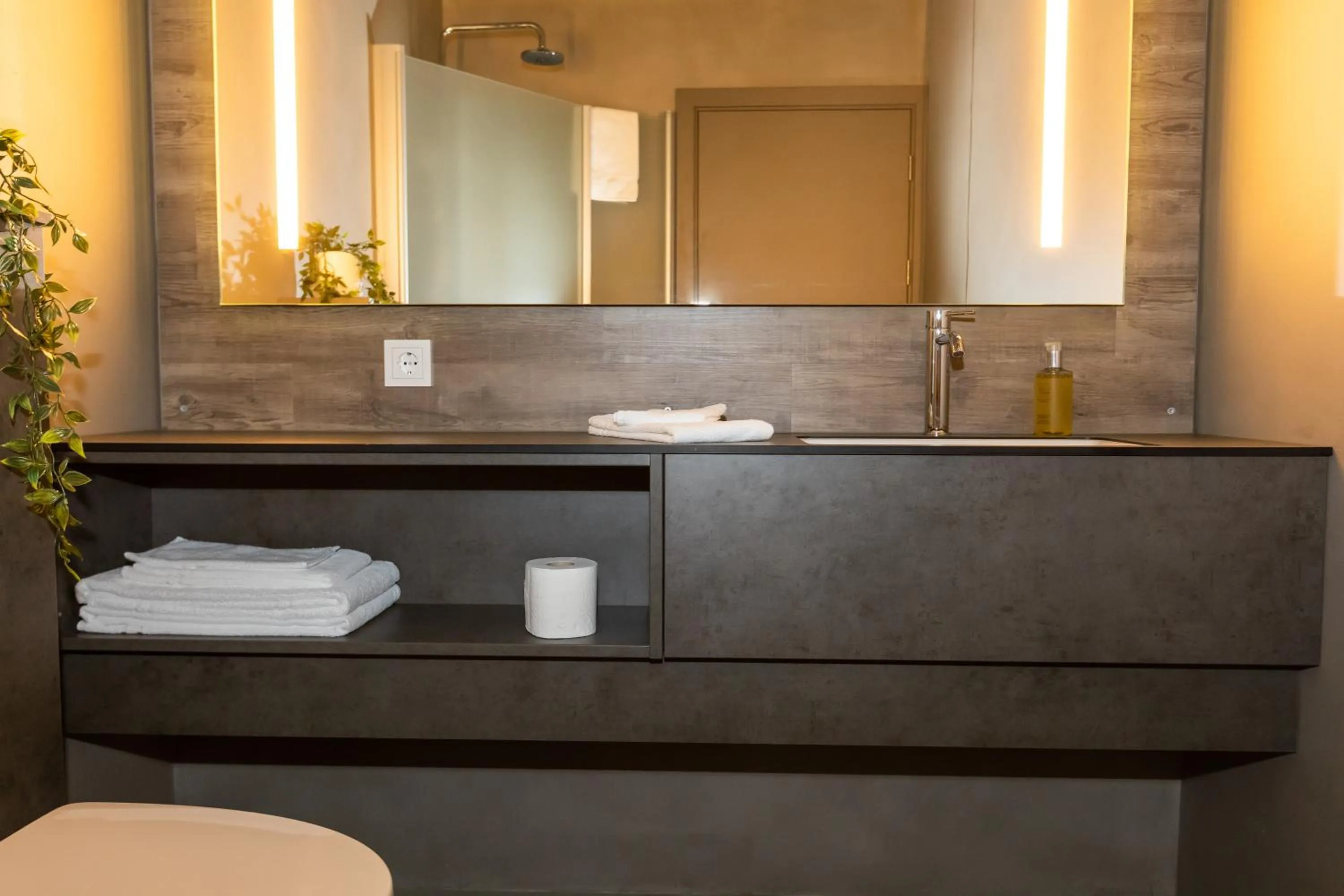 Bathroom in Hotel Halond