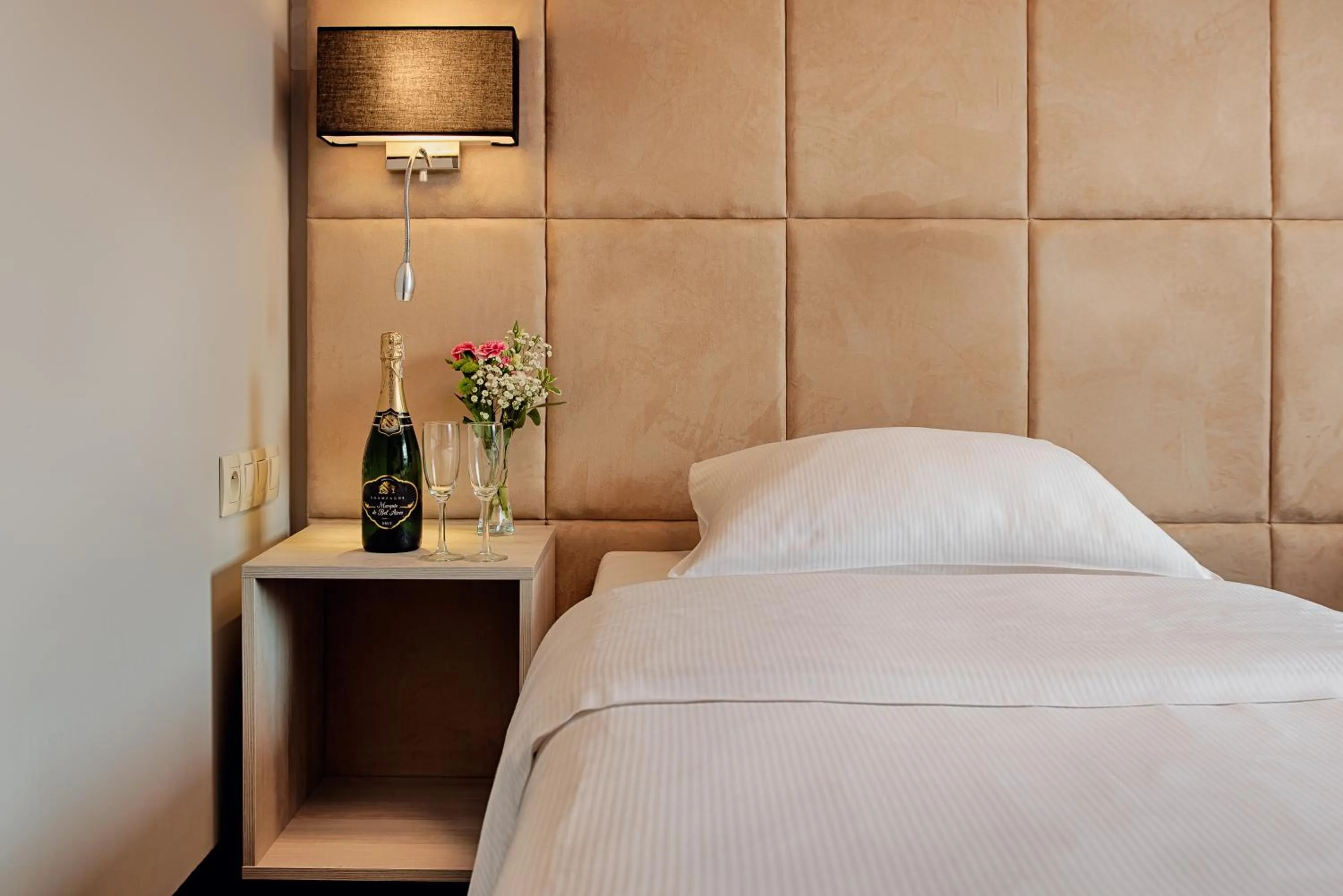 Bed in Citi Hotel's Warszawa-Falenty