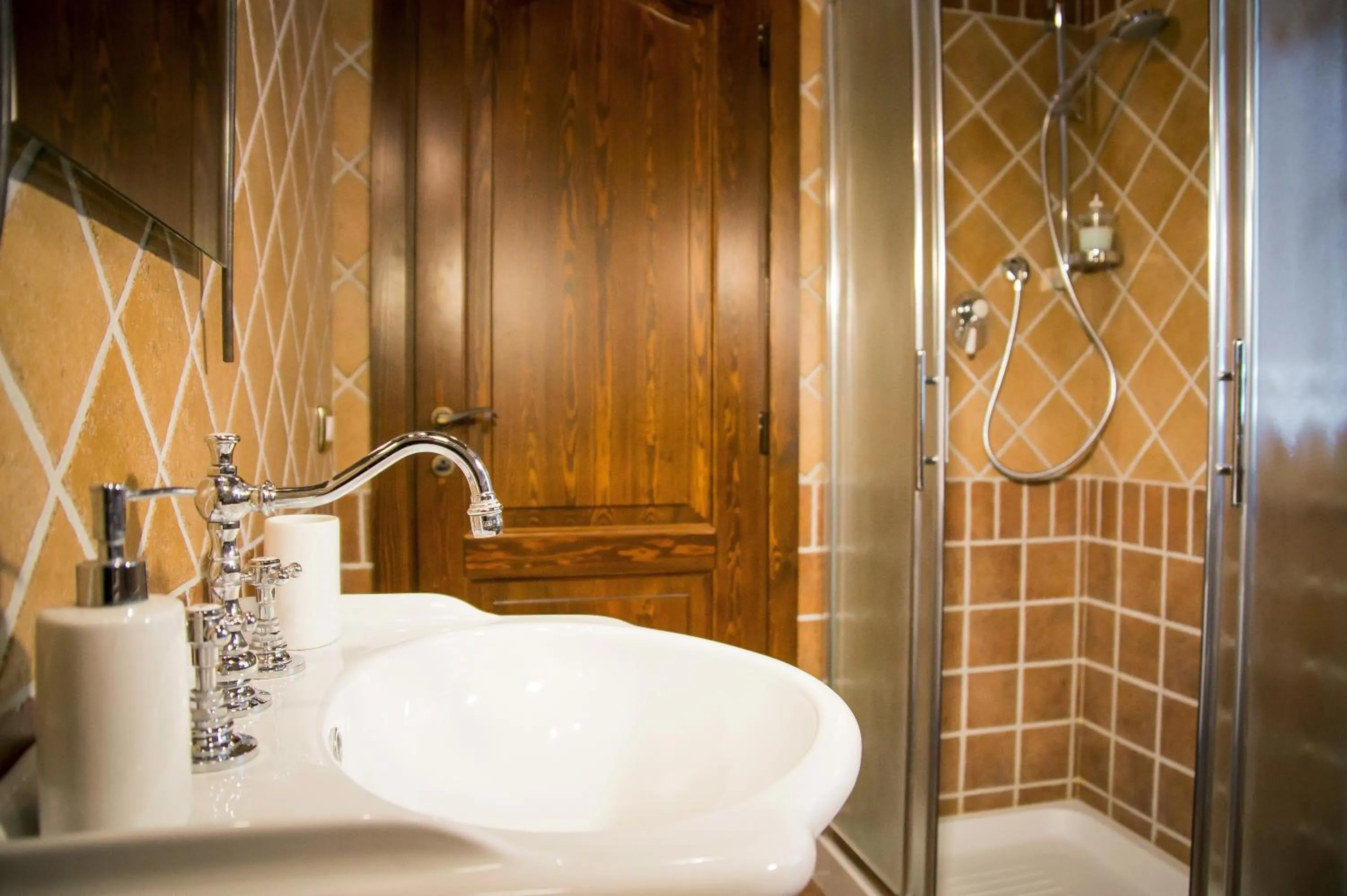 Shower in La Finestra sul Conero