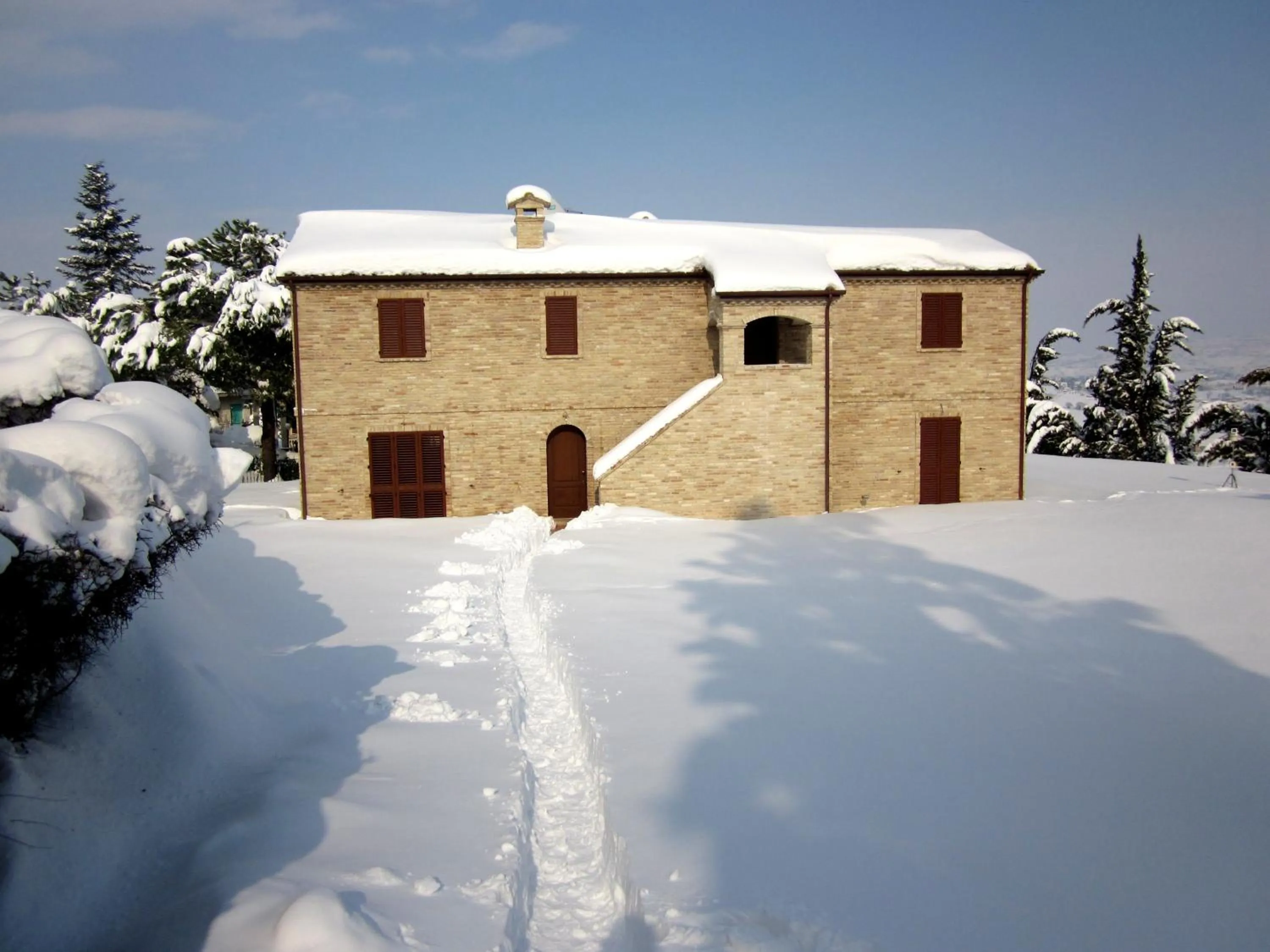 Property building in La Finestra sul Conero