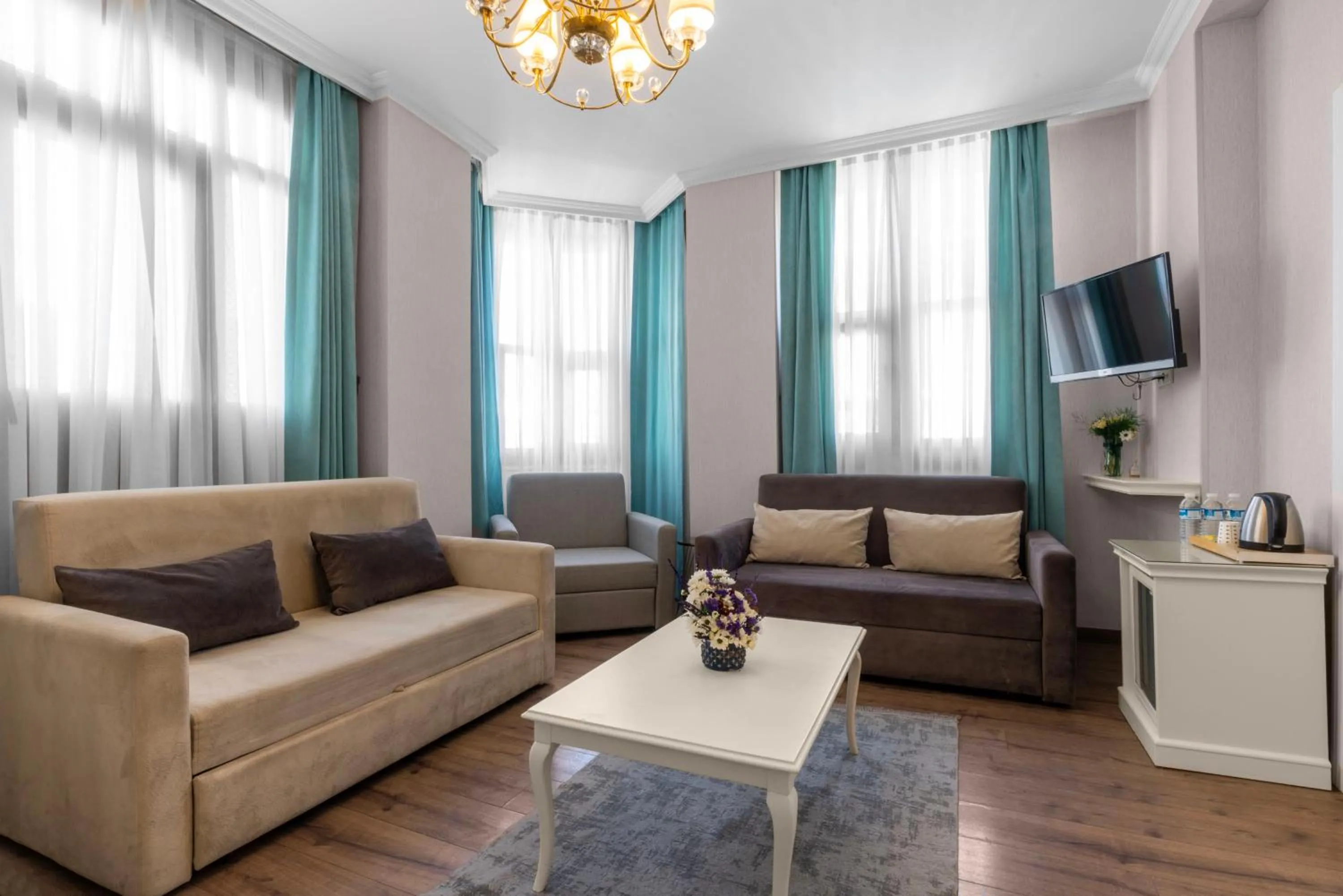 Living room in Valide Hotel