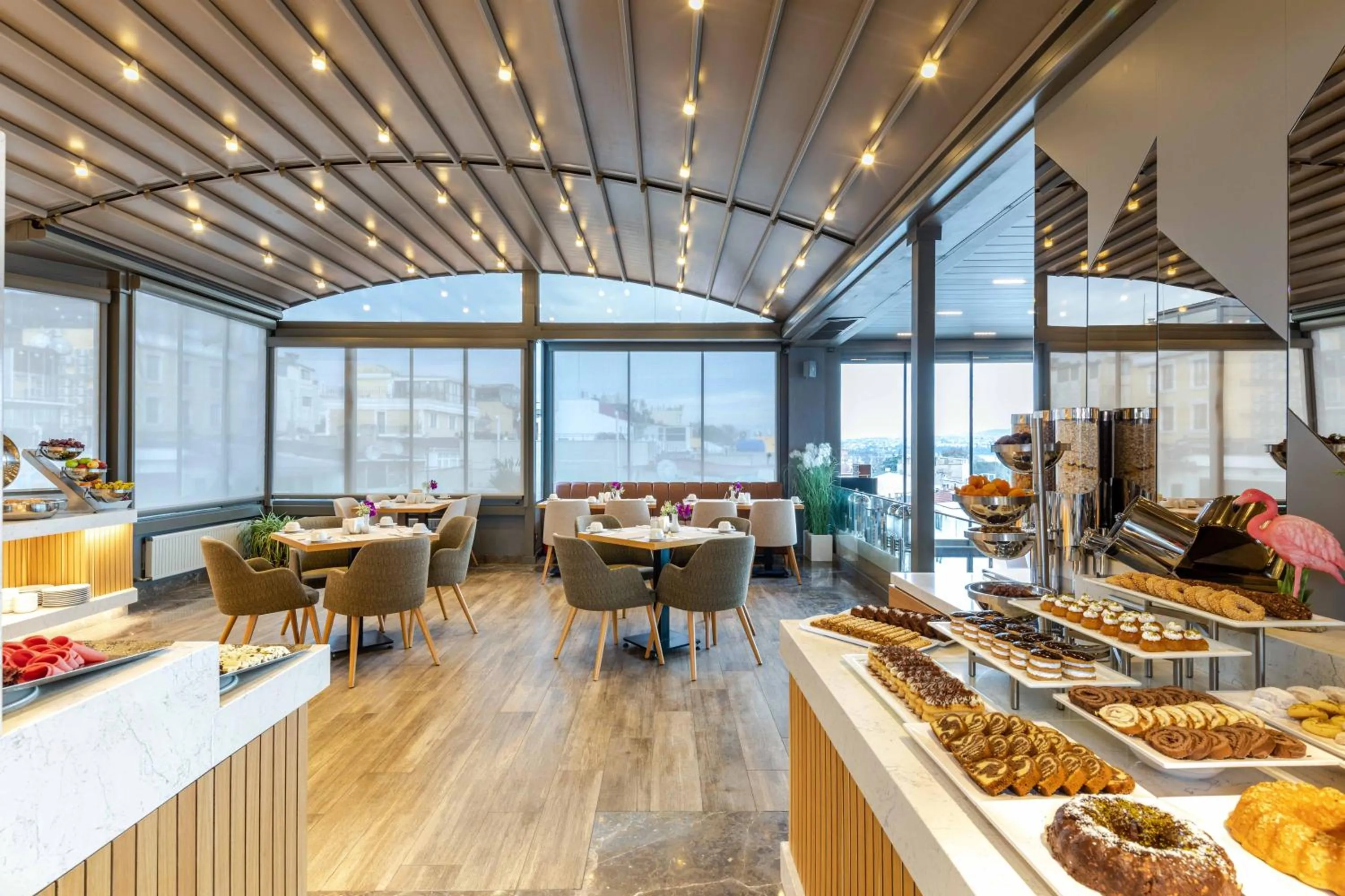 Restaurant/places to eat in Amiral Palace Hotel Boutique Class