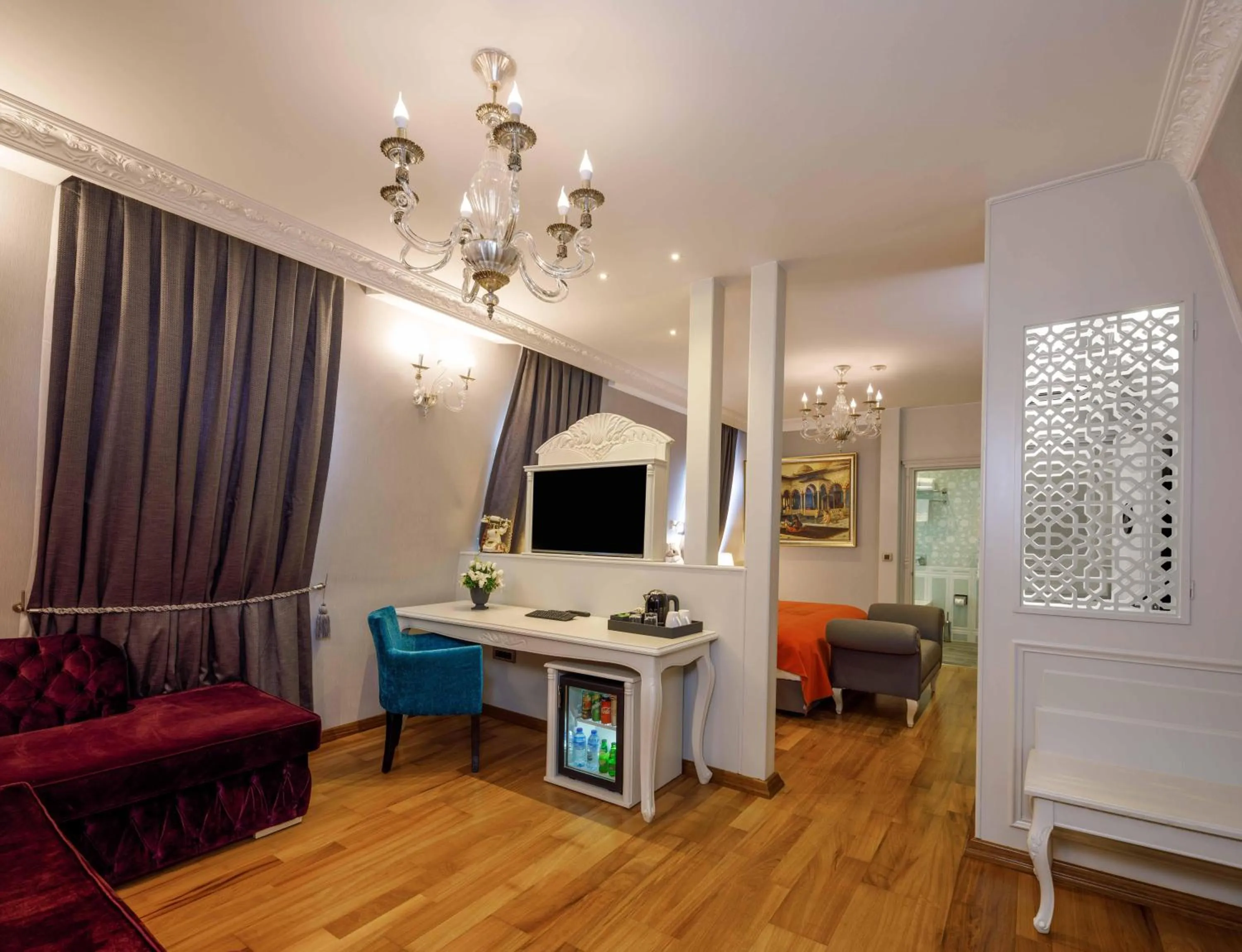 Photo of the whole room in Amiral Palace Hotel Boutique Class