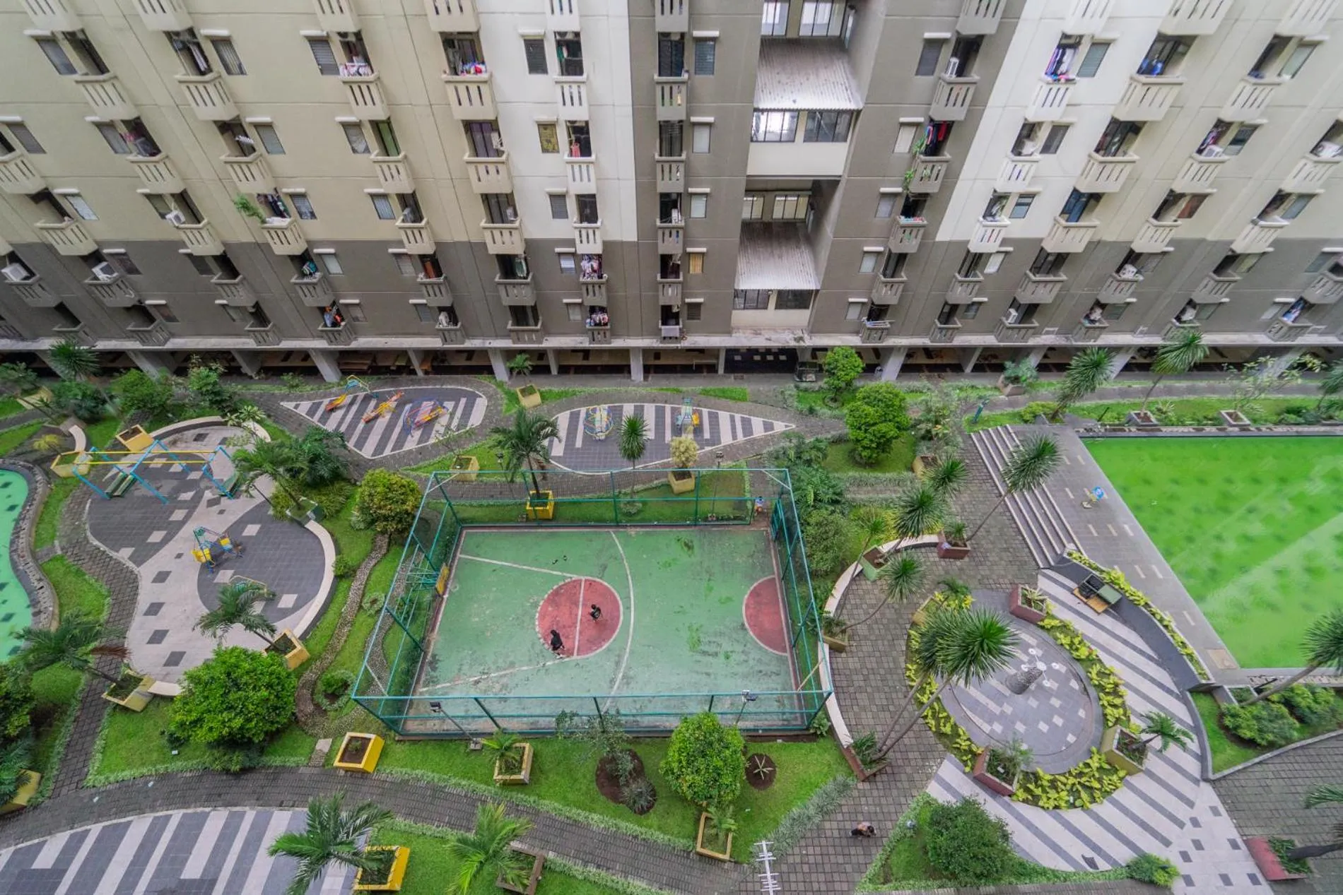 Property building in RedLiving Apartemen Gateway Cicadas - Sarana Cipta Mahakarya