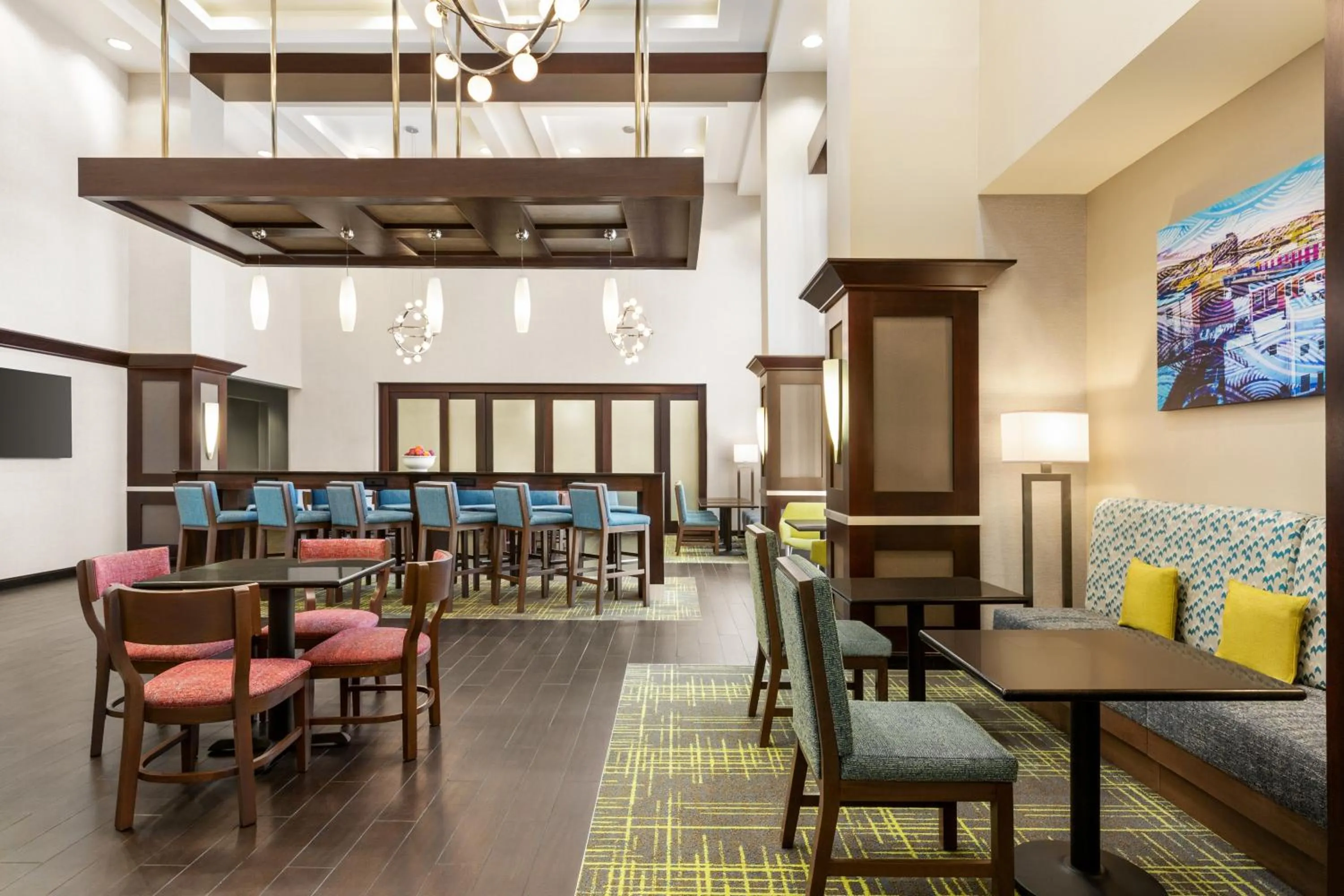 Dining area in Hampton Inn & Suites York South