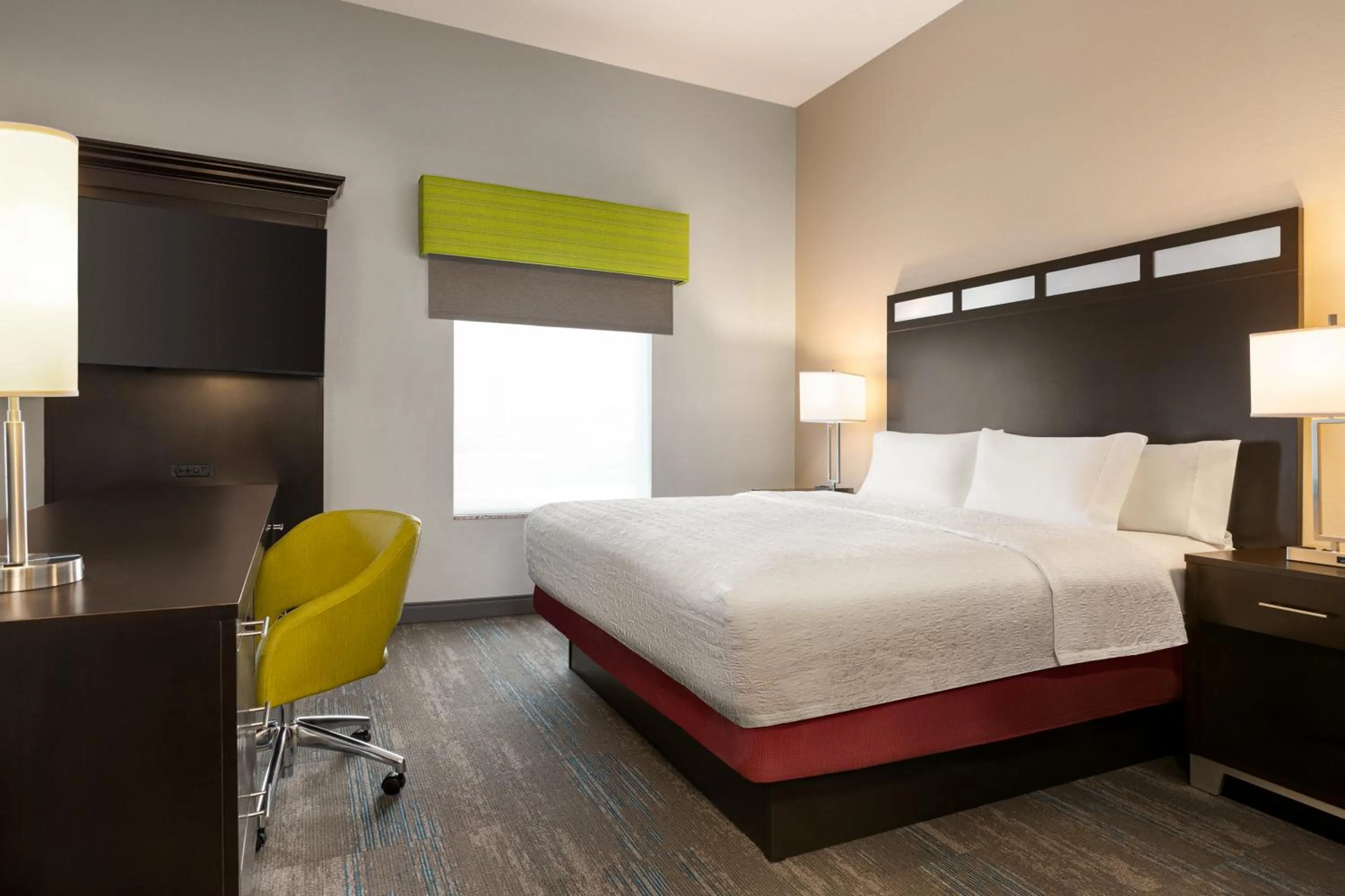 Bedroom, Bed in Hampton Inn & Suites York South