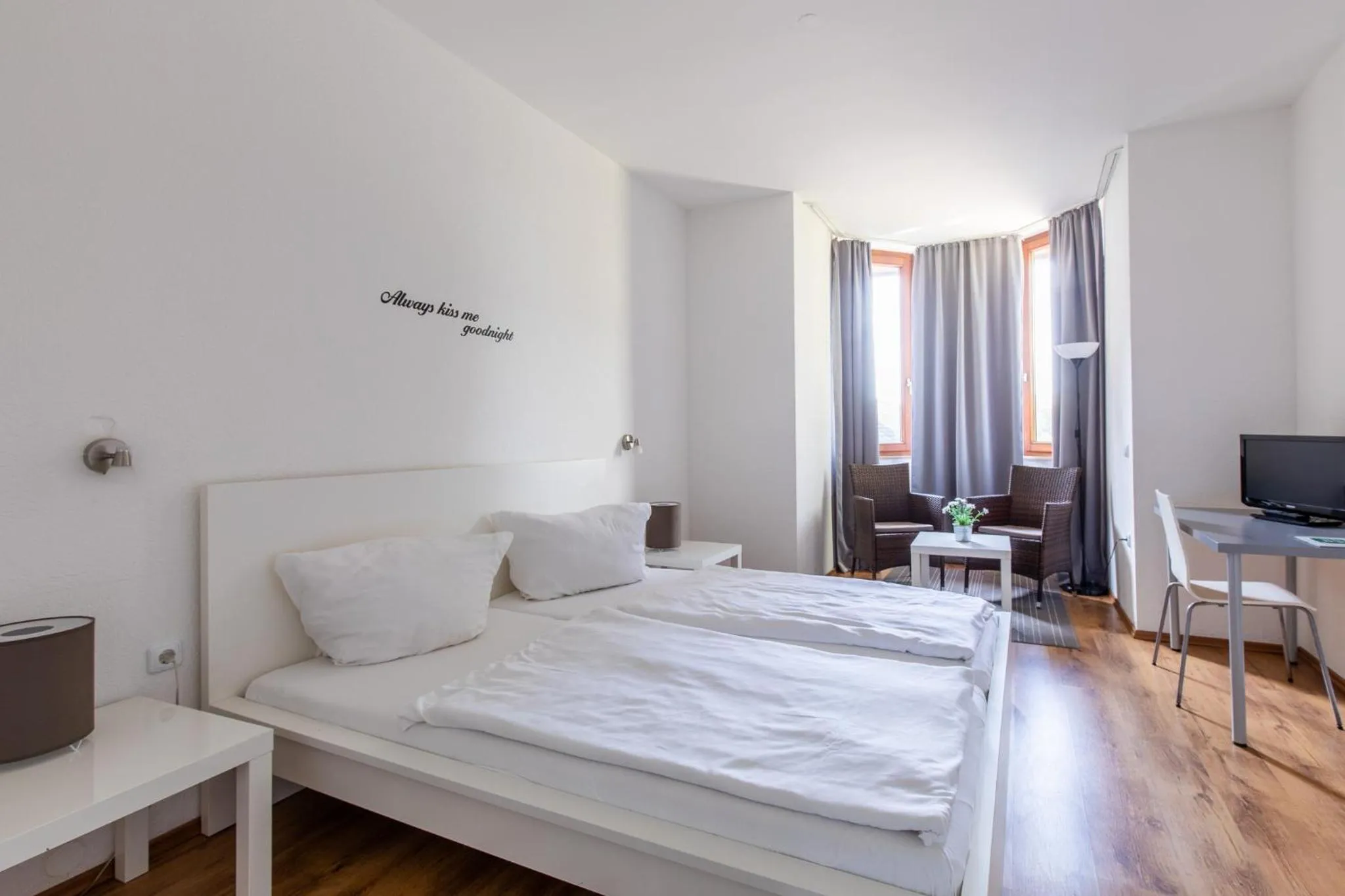 Bed in Hotel Garni Zum Dorfbrunnen