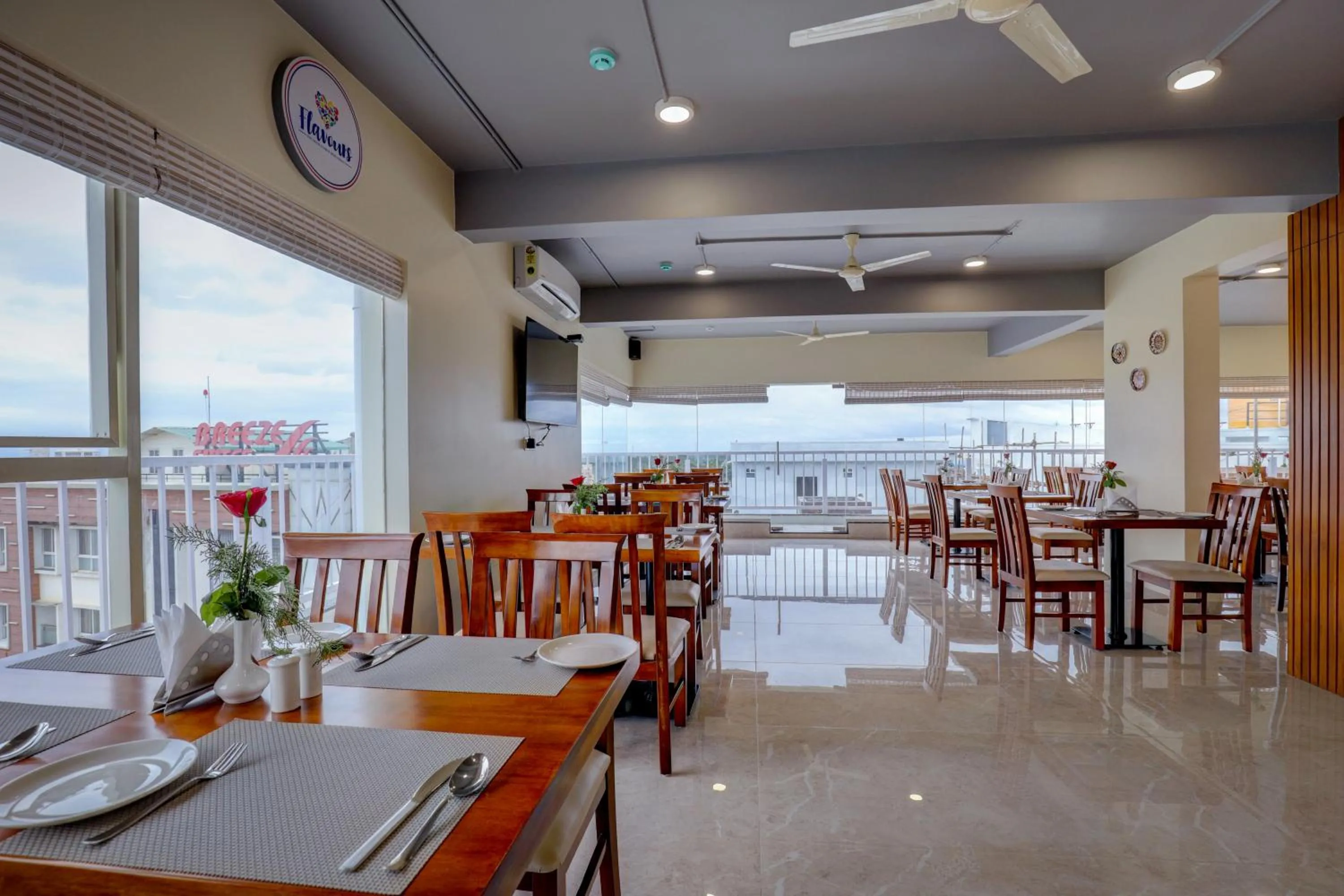 Restaurant/places to eat in Tattwa Grand