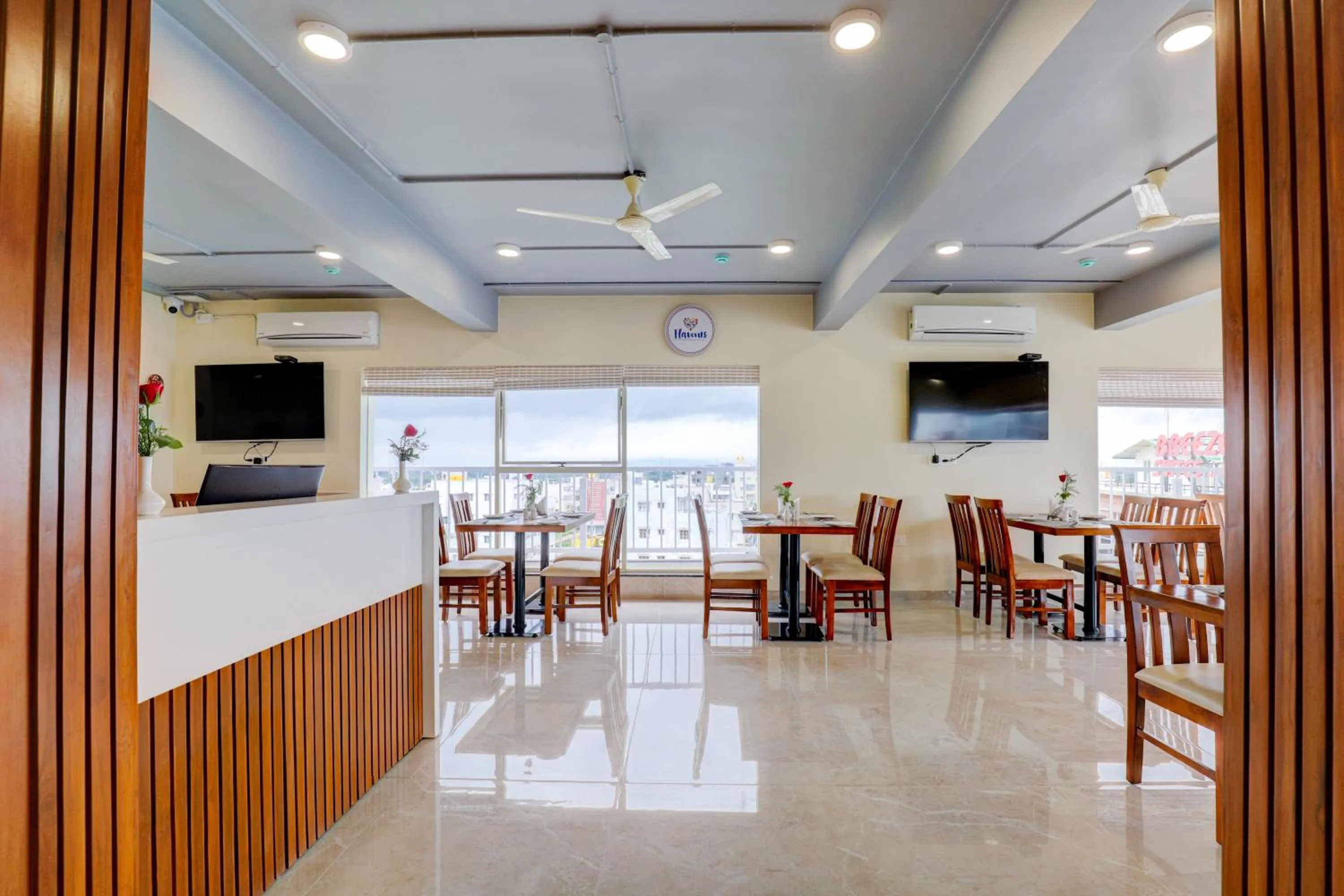 Restaurant/places to eat in Tattwa Grand