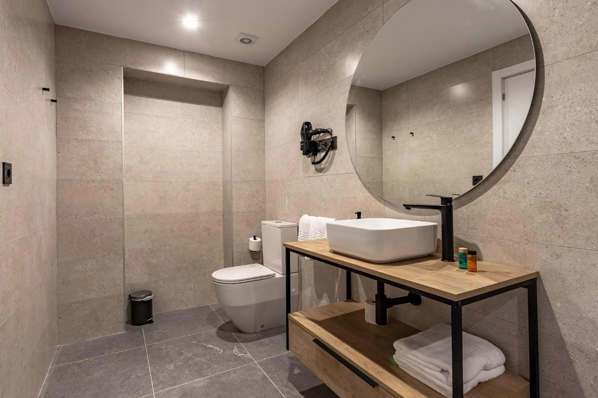 Bathroom in Arenal Suites Bilbao