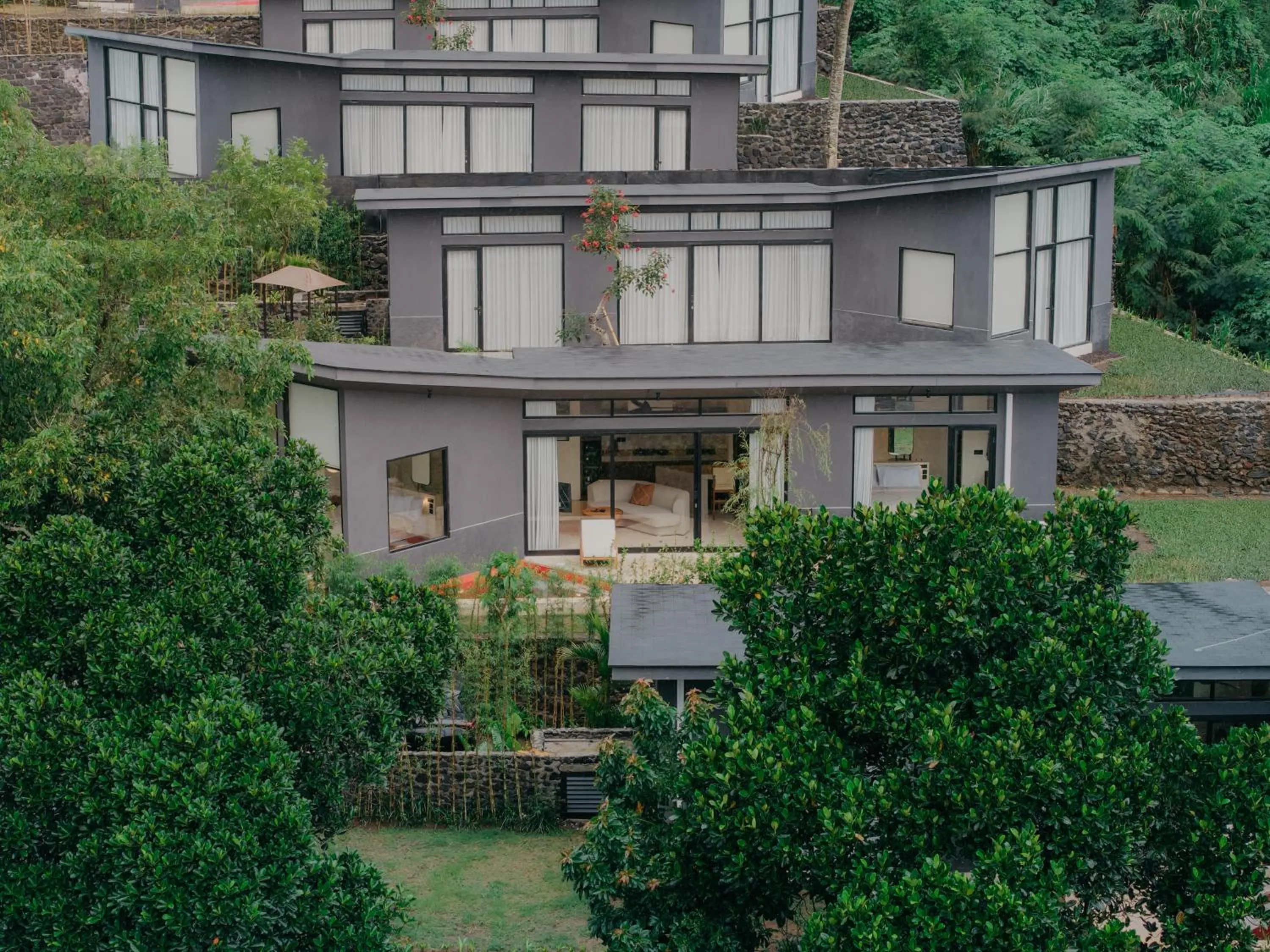 Property building in Desa Oculus