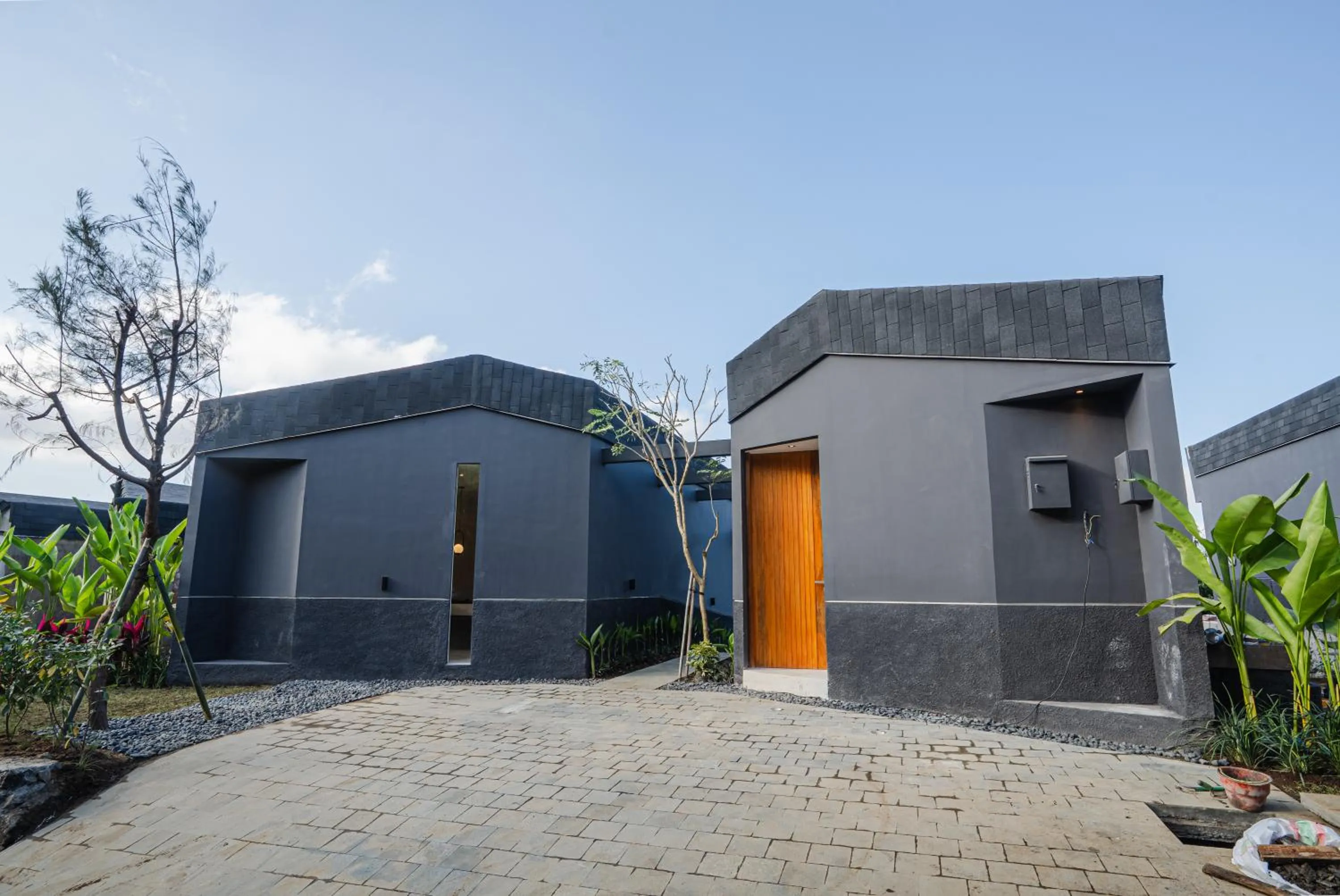 Property building in Desa Oculus