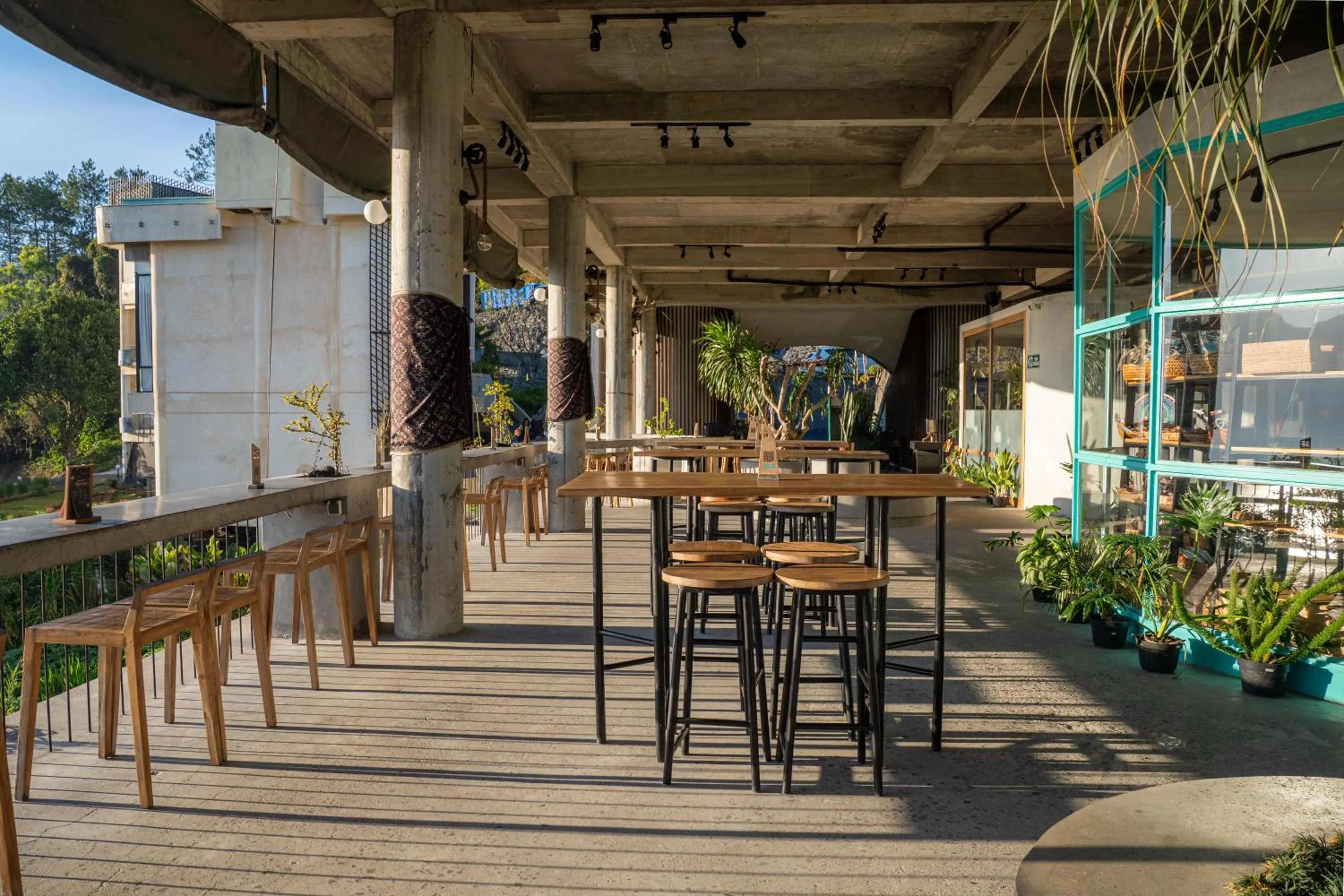 Restaurant/places to eat in Desa Oculus