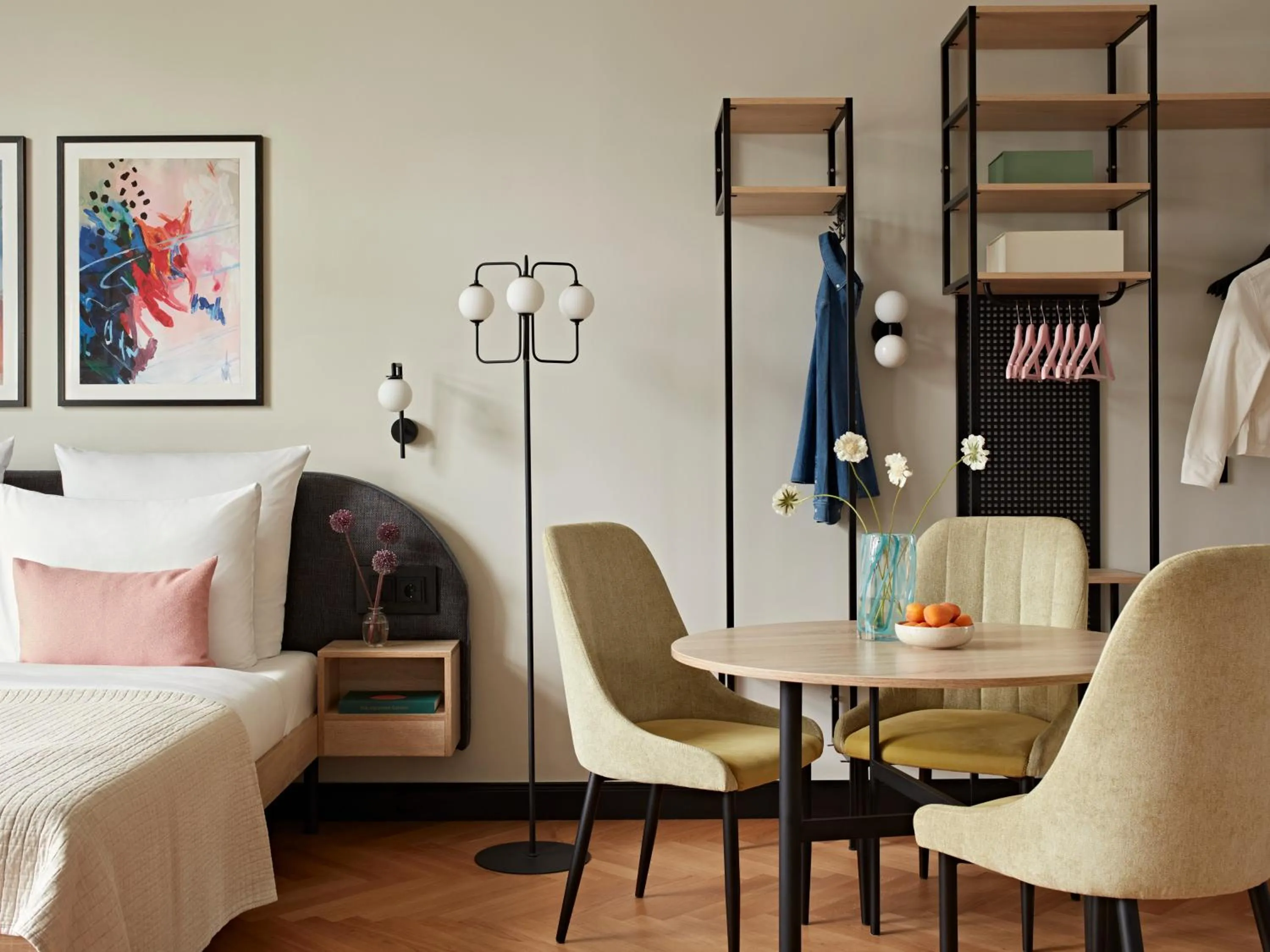 Bedroom, Bed in Numa Berlin Novela